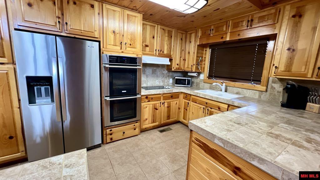 782 Diamond Bay Road