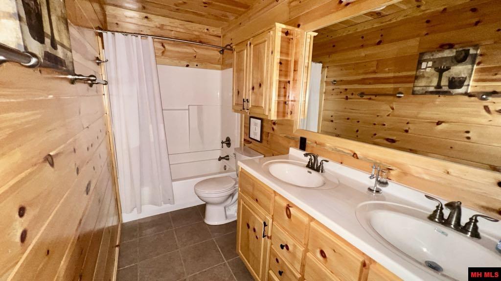 782 Diamond Bay Road