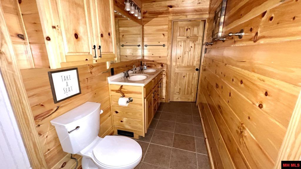 782 Diamond Bay Road