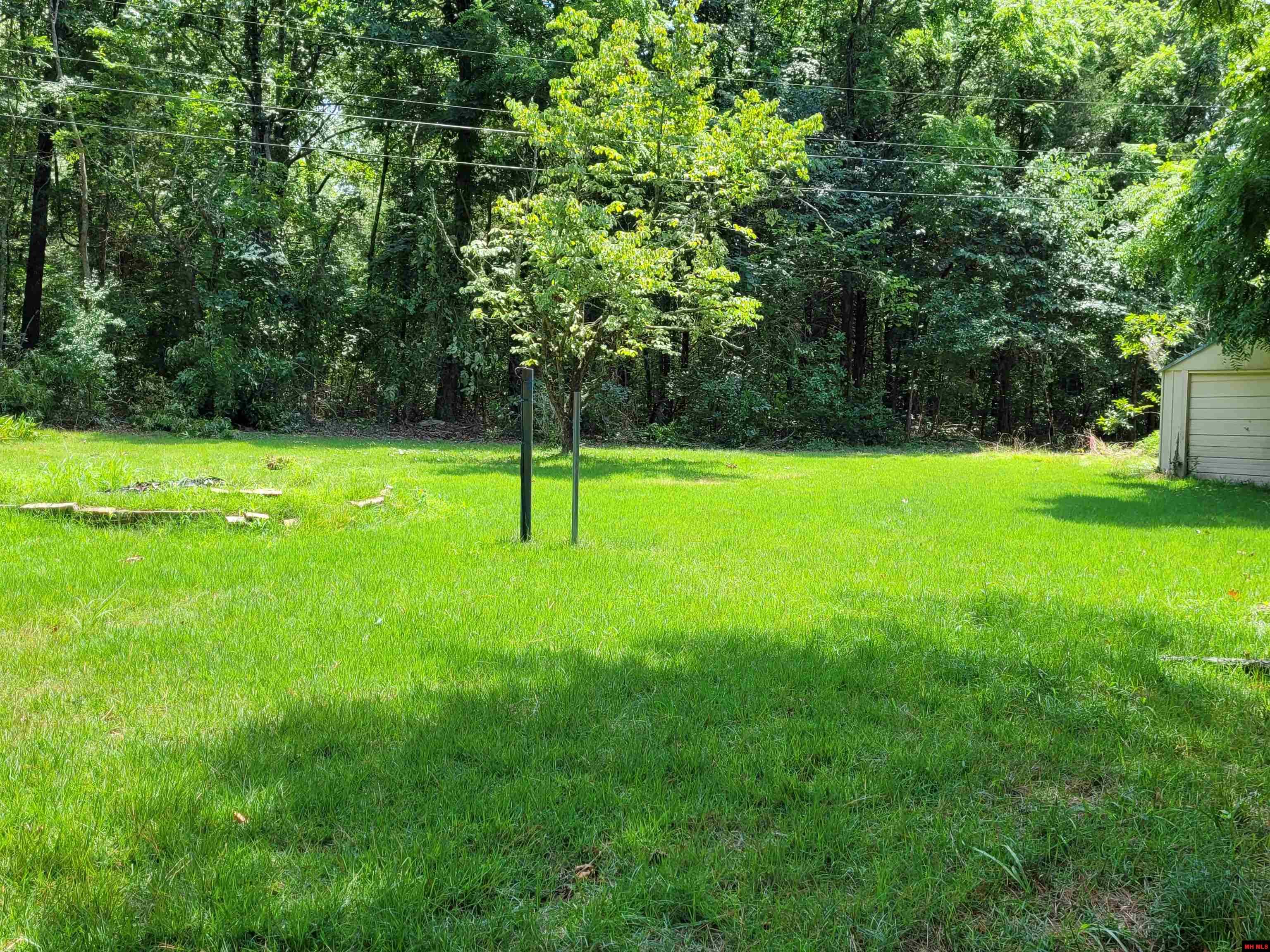 1607 Riverview Circle