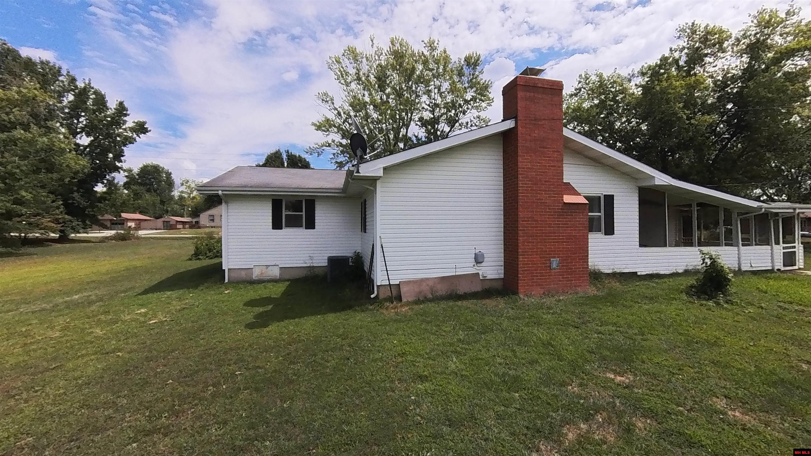 321 WALKER STREET Licking, MO