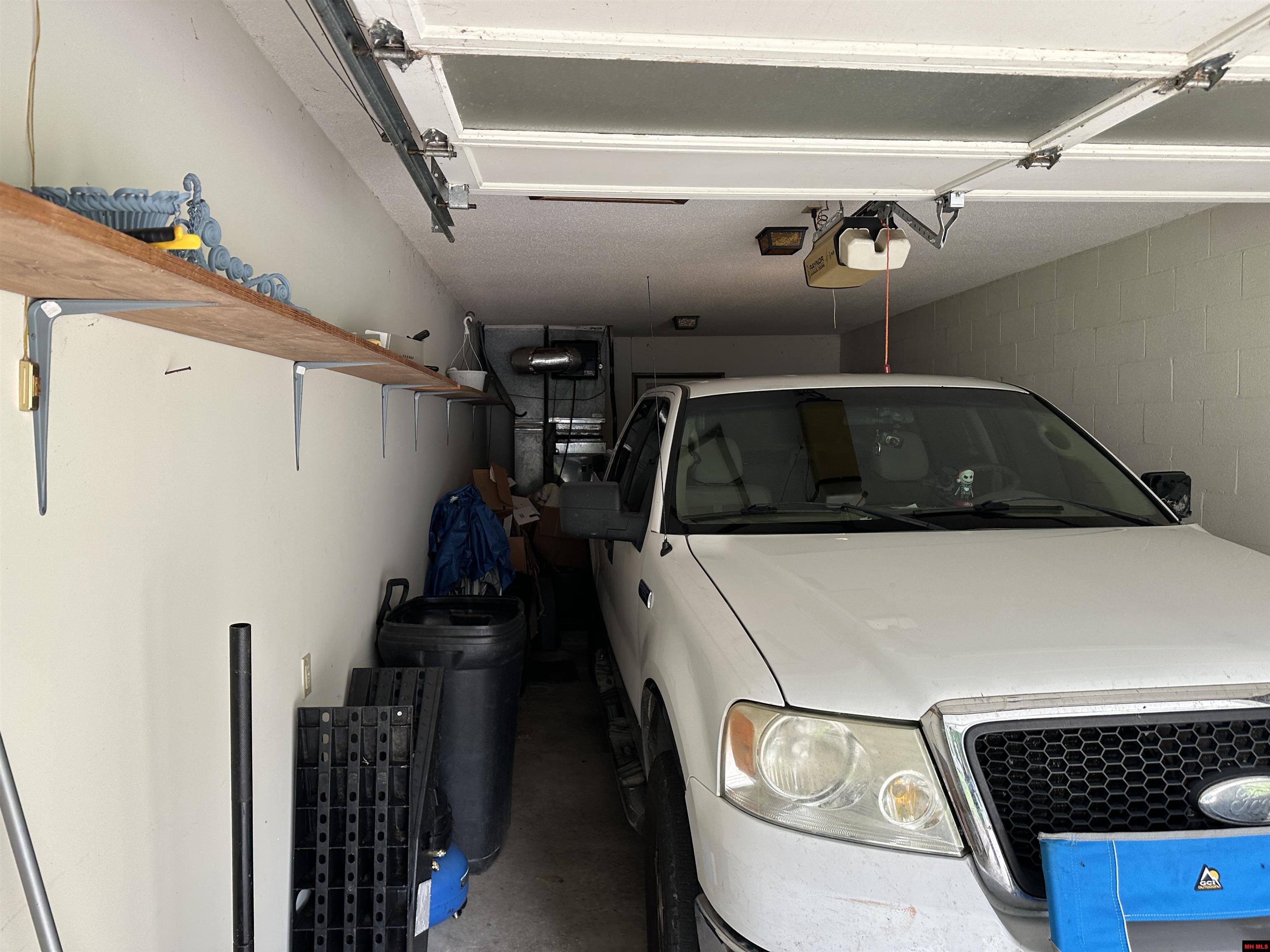 1121 Meadowbrook Drive