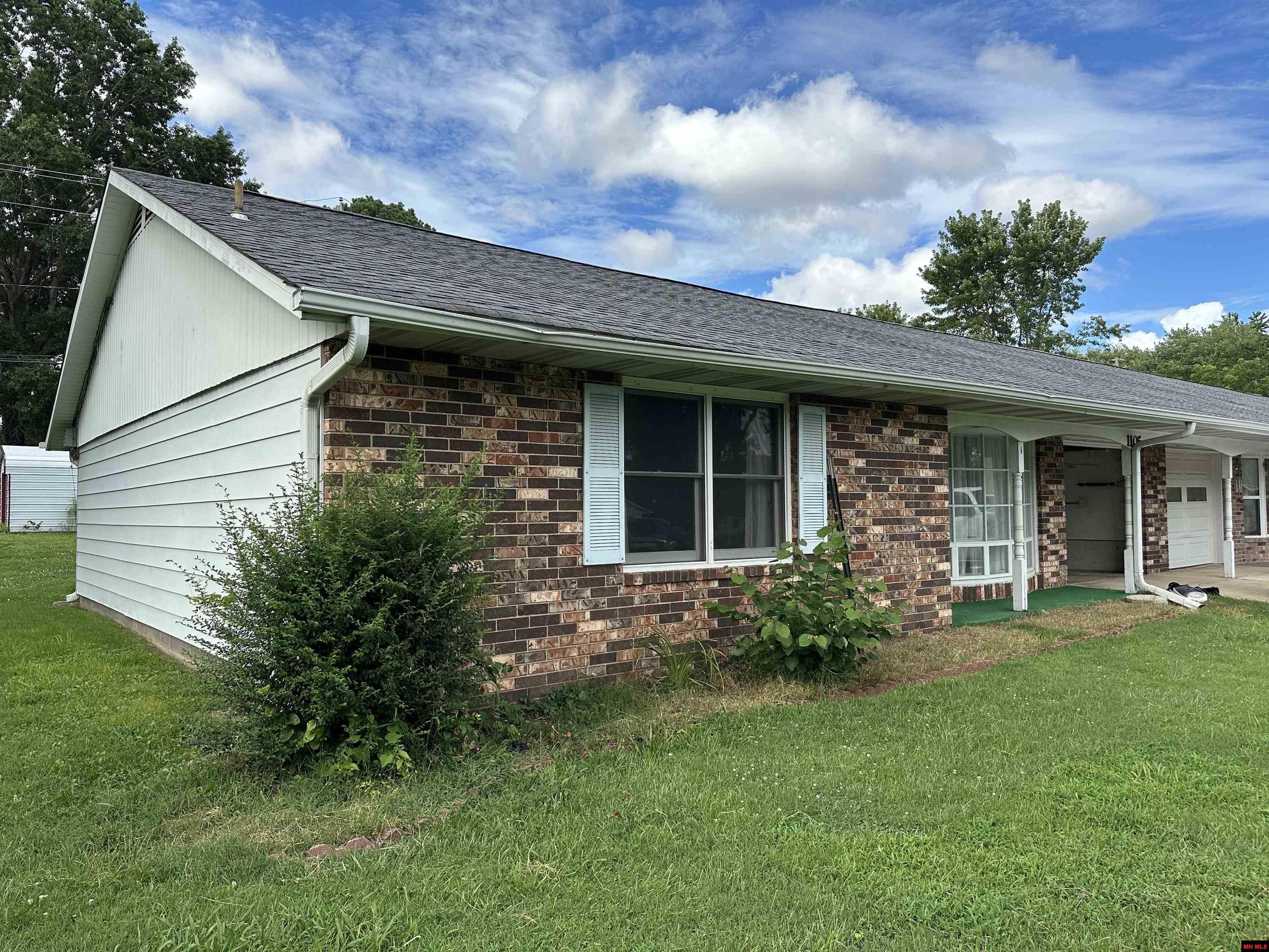 1121 Meadowbrook Drive