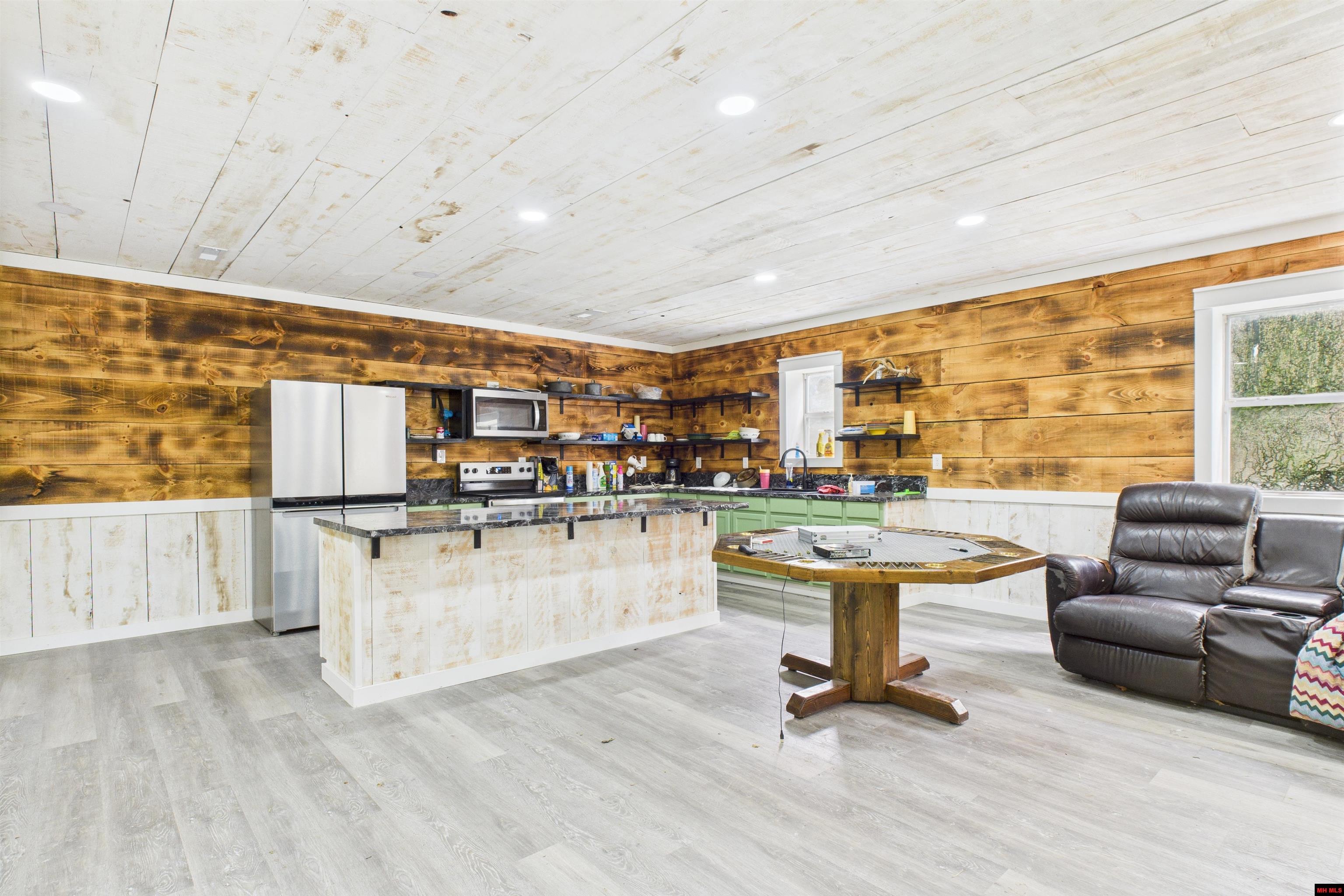 001-09744-000 Hwy 5 North