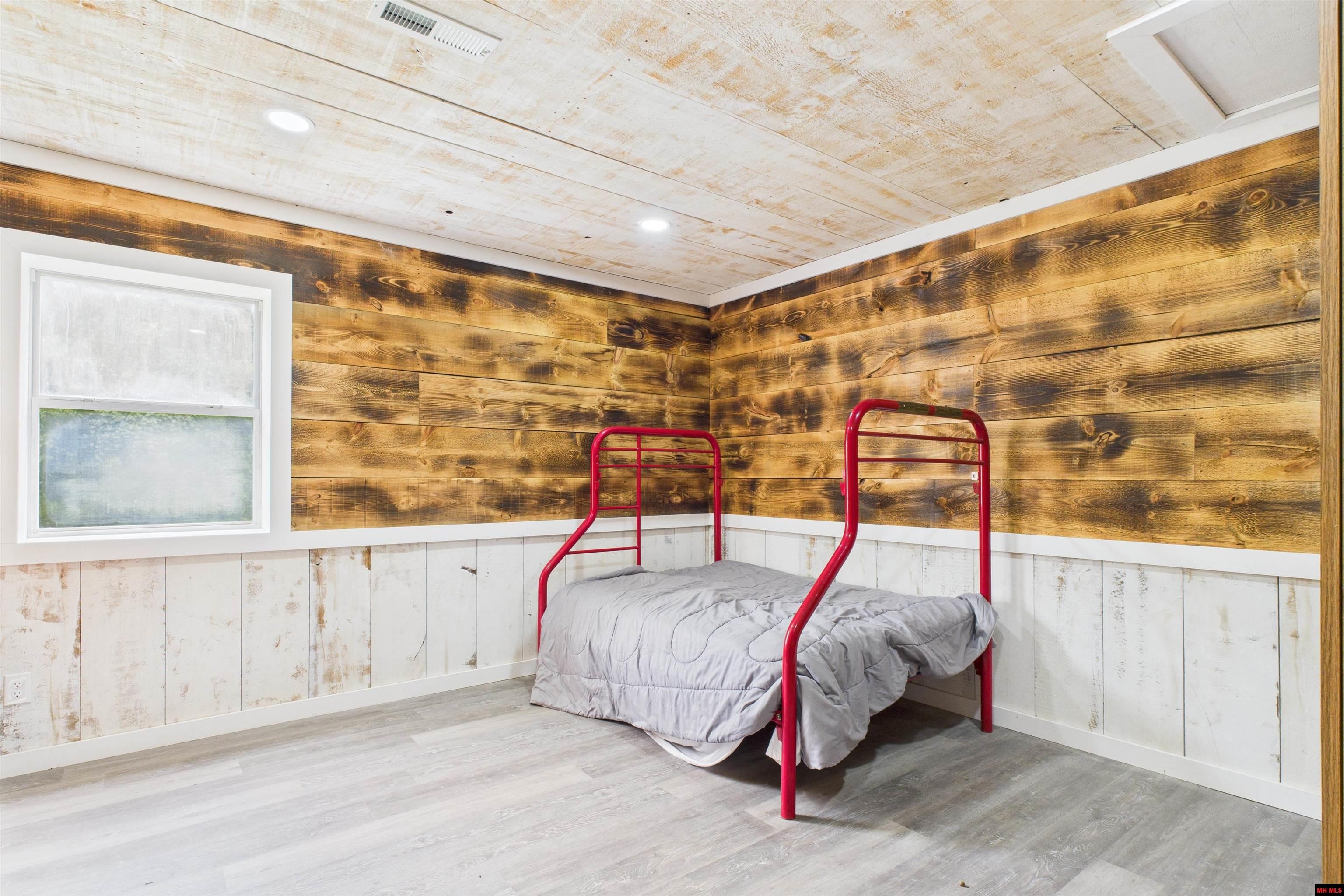 001-09744-000 Hwy 5 North