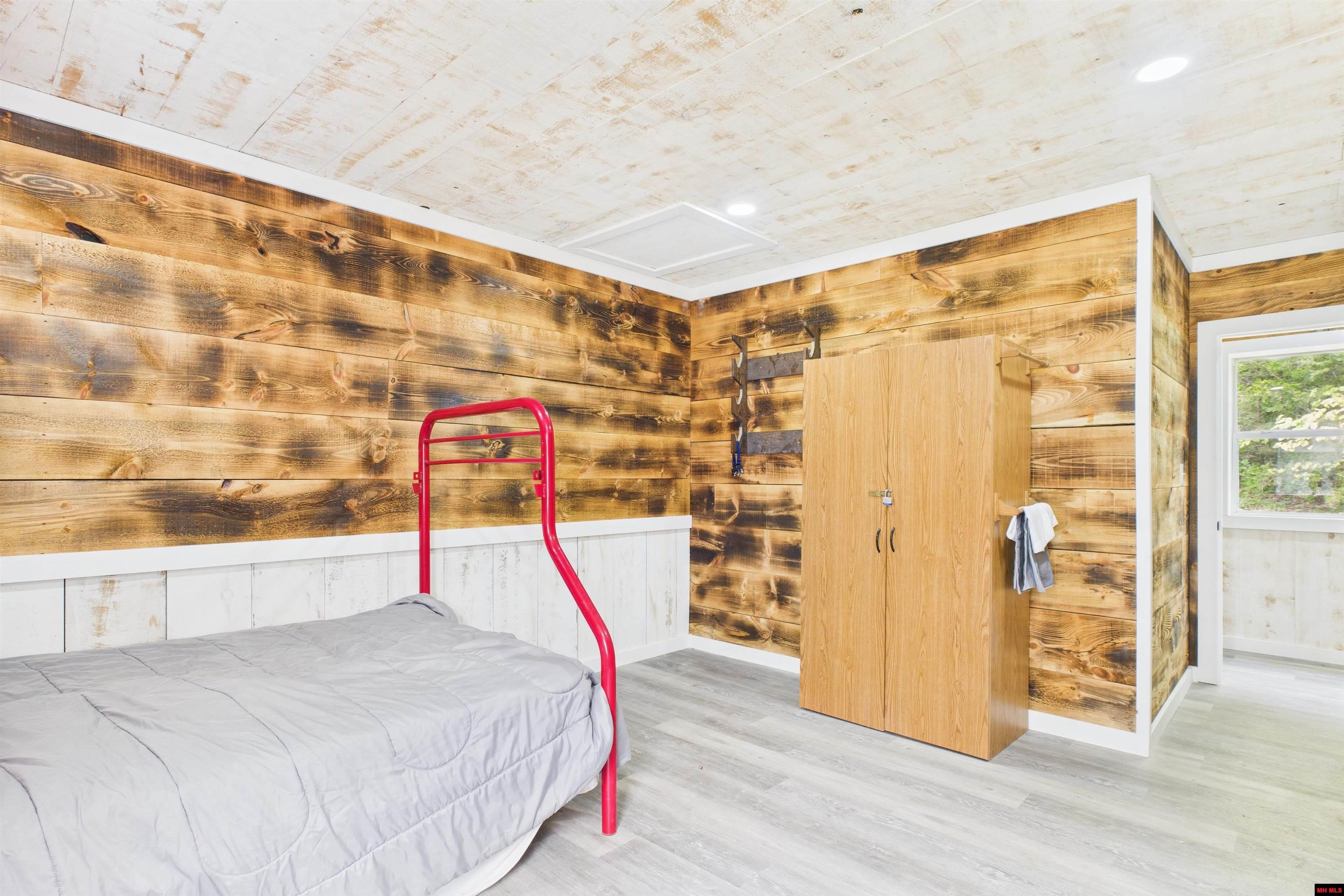 001-09744-000 Hwy 5 North