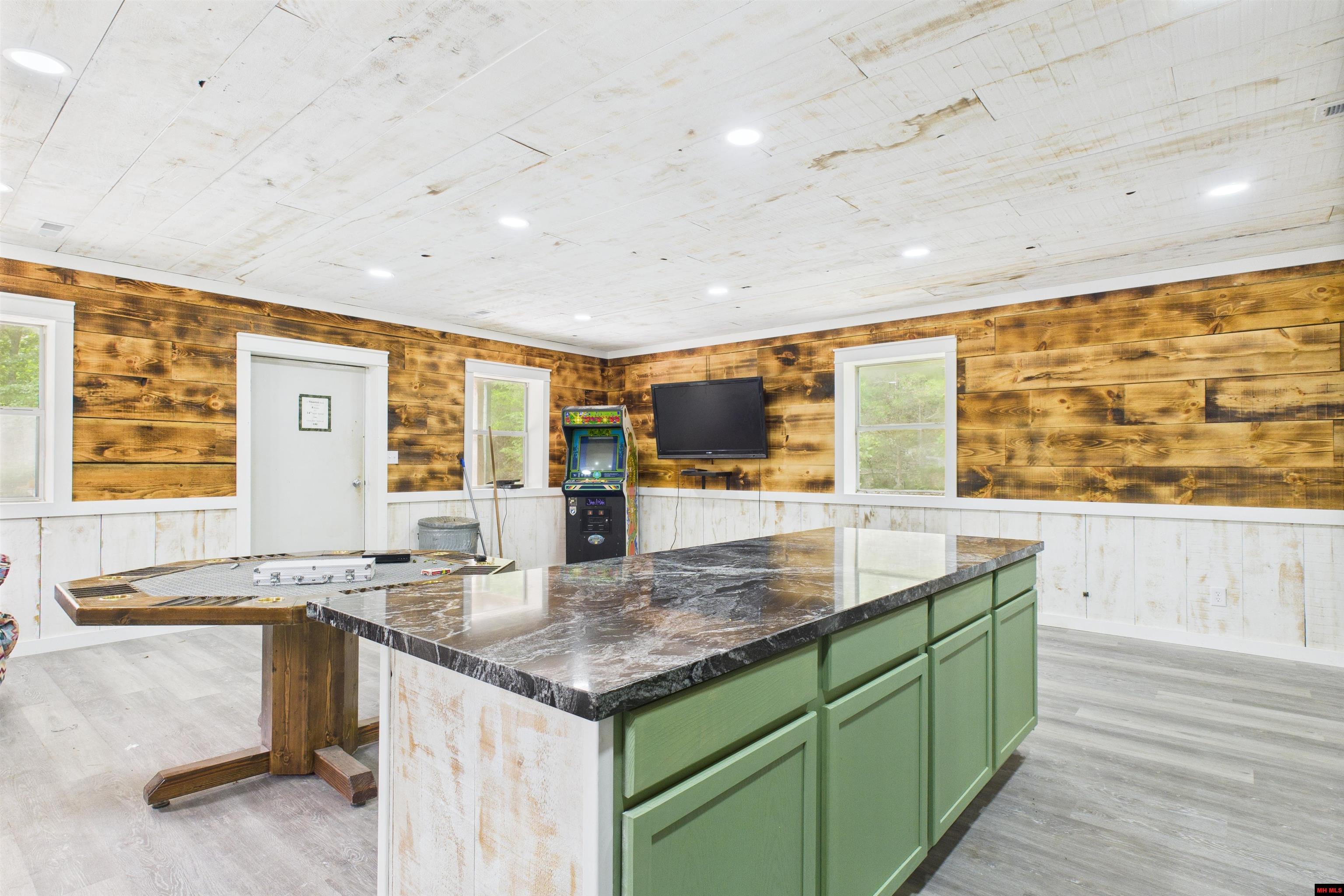 001-09744-000 Hwy 5 North