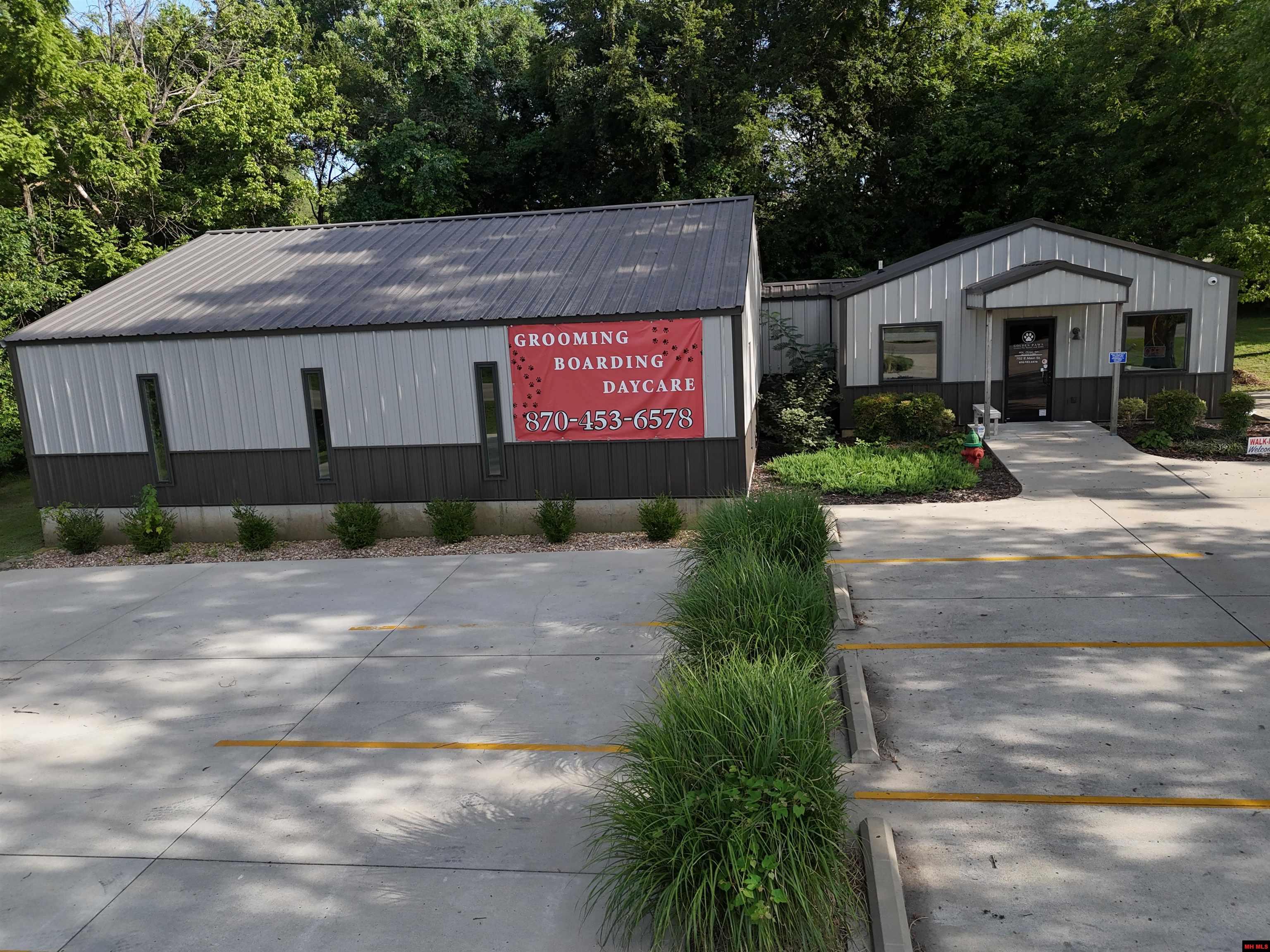 702 E MAIN STREET, Flippin, AR