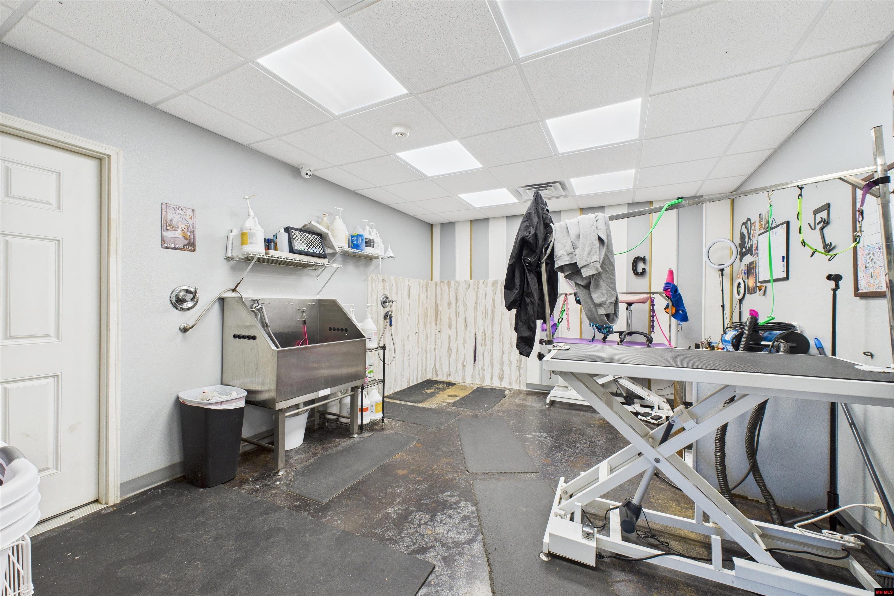 702 E MAIN STREET Flippin, AR