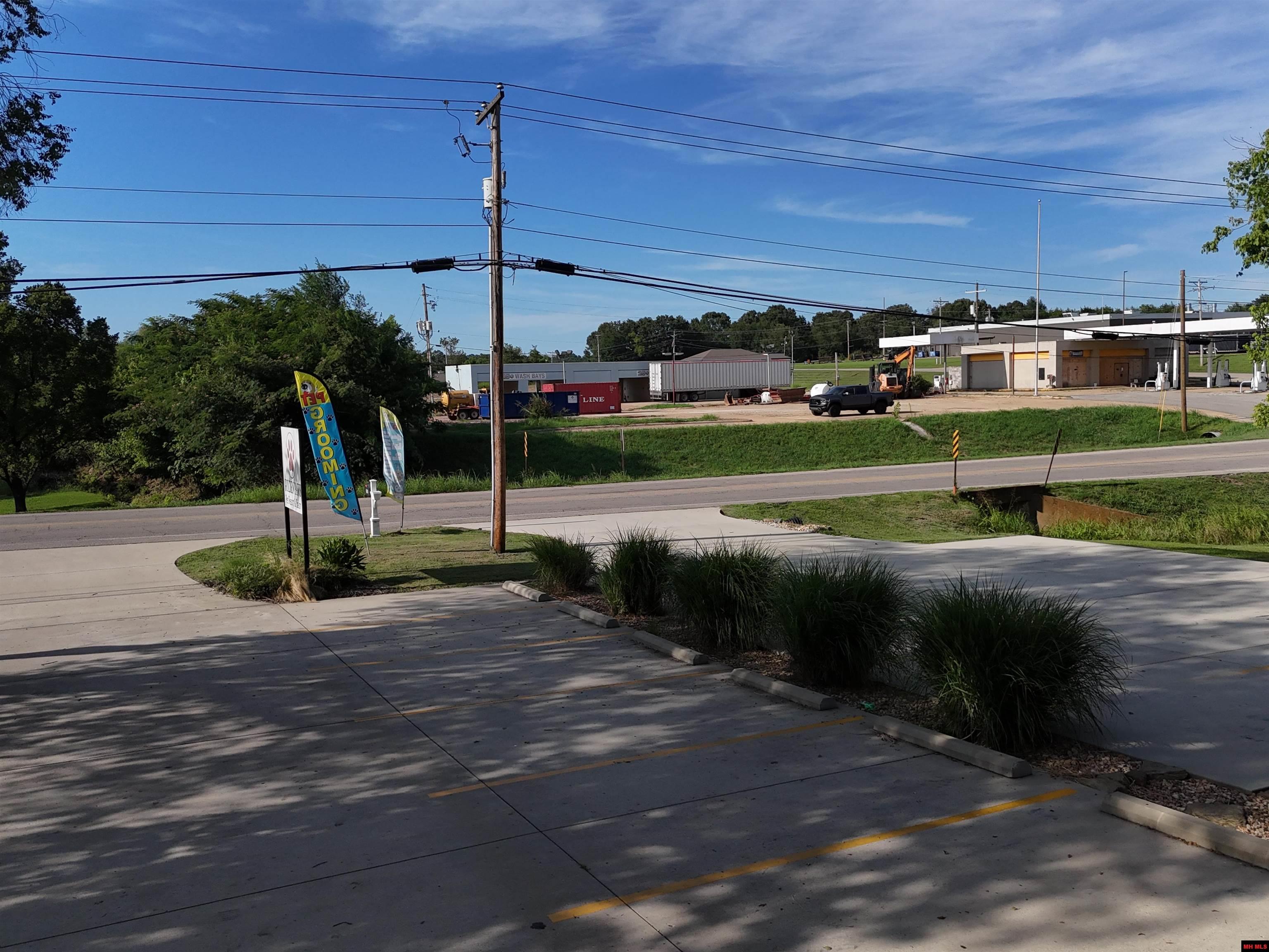 702 E MAIN STREET Flippin, AR