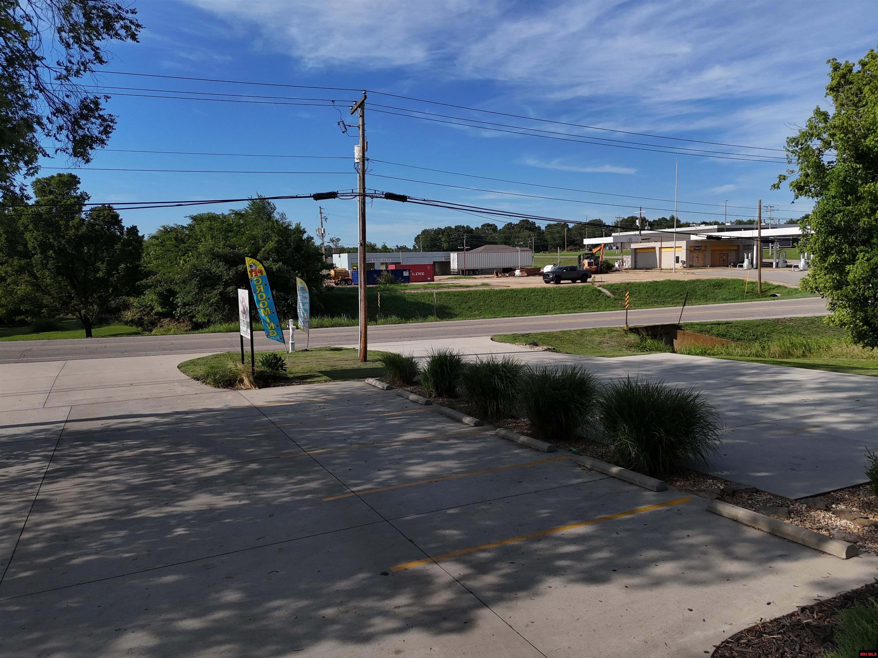 702 E MAIN STREET Flippin, AR