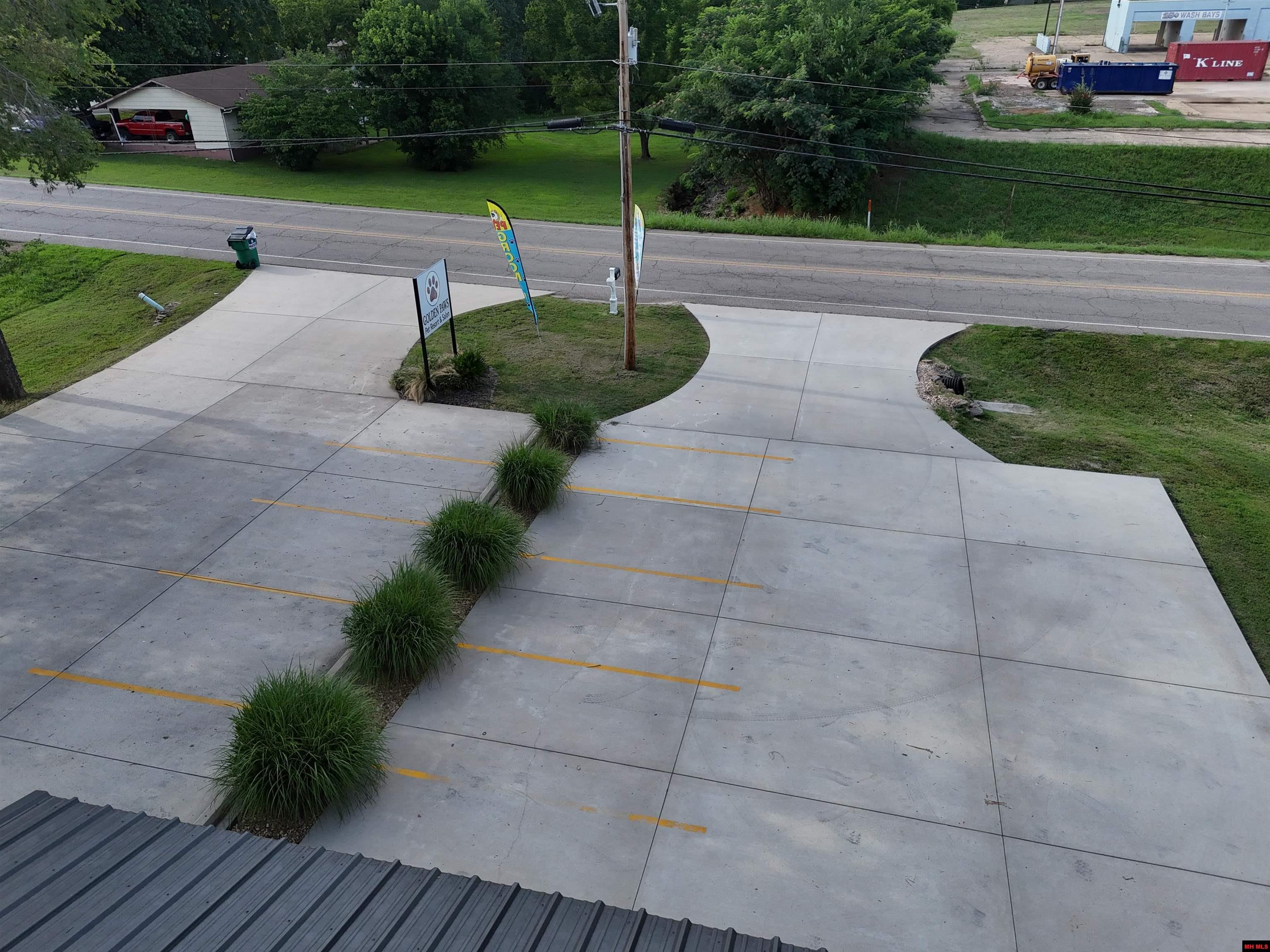 702 E MAIN STREET Flippin, AR