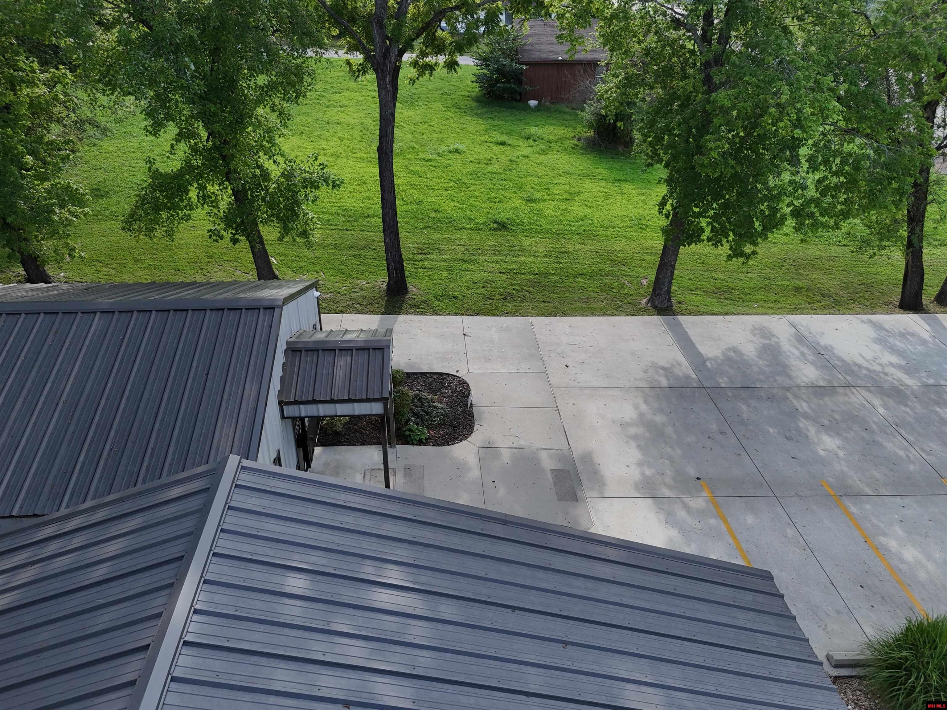 702 E MAIN STREET Flippin, AR