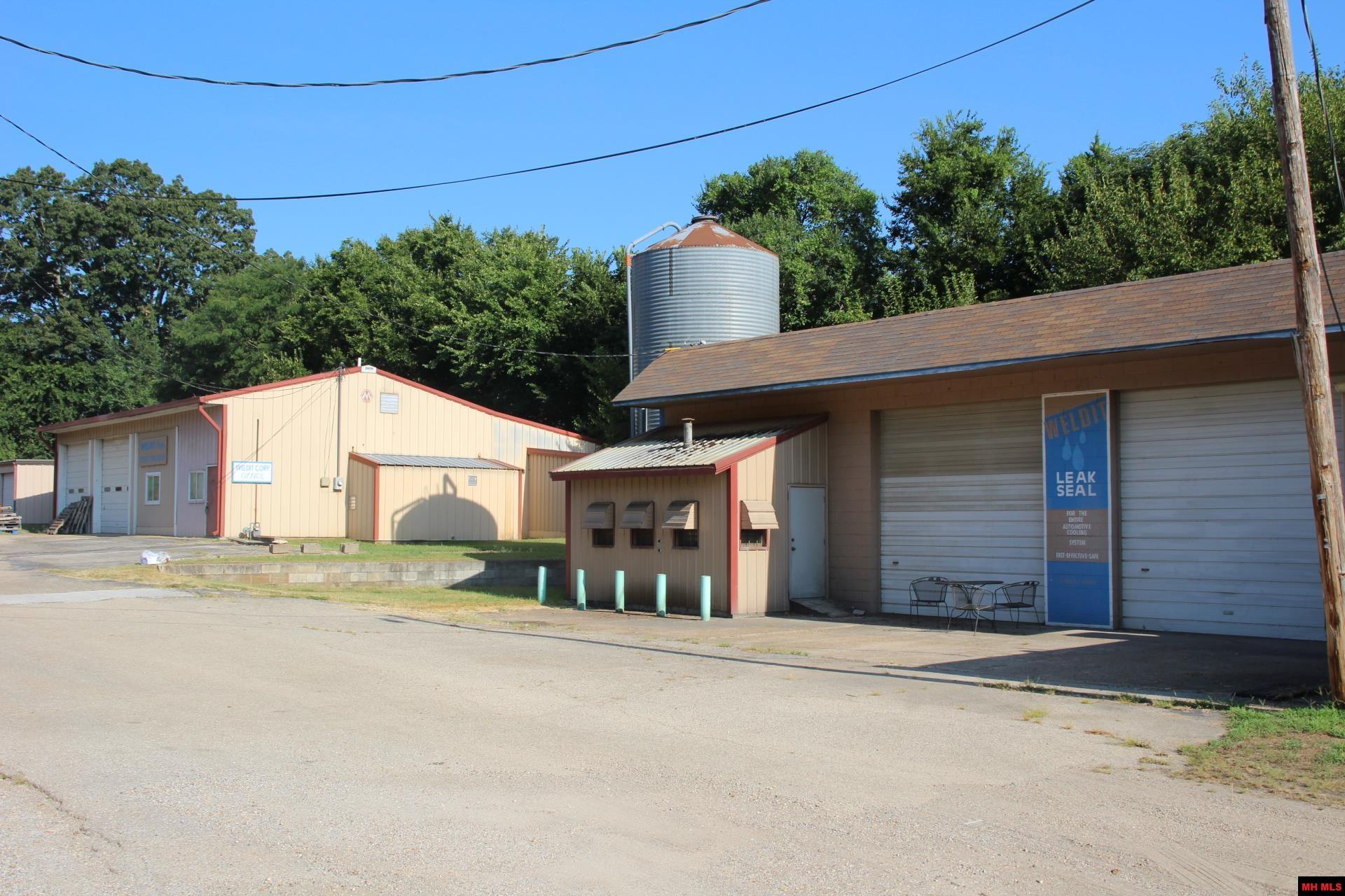 312 D & D PLAZA, Yellville, AR