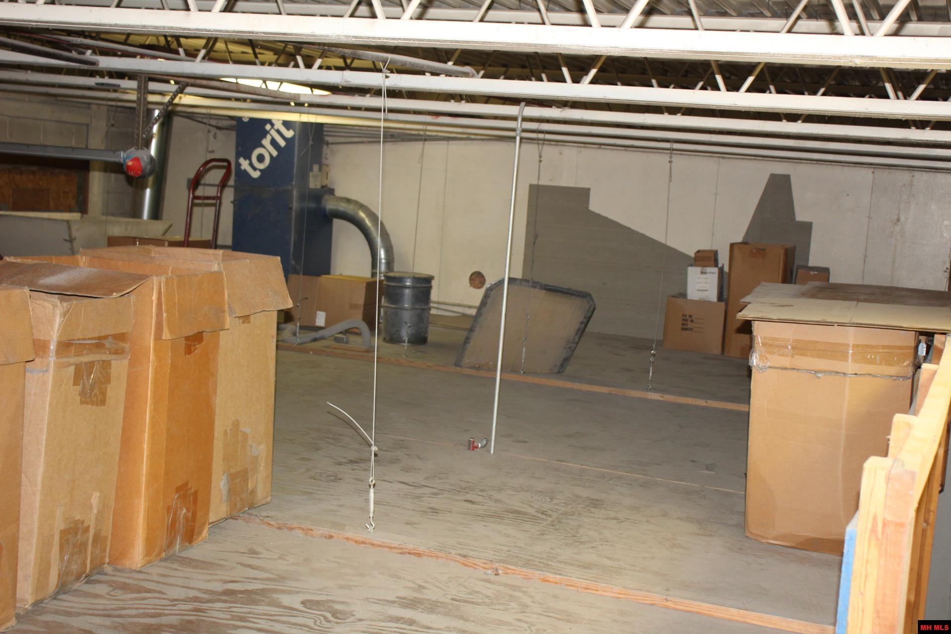 312 D & D PLAZA Yellville, AR