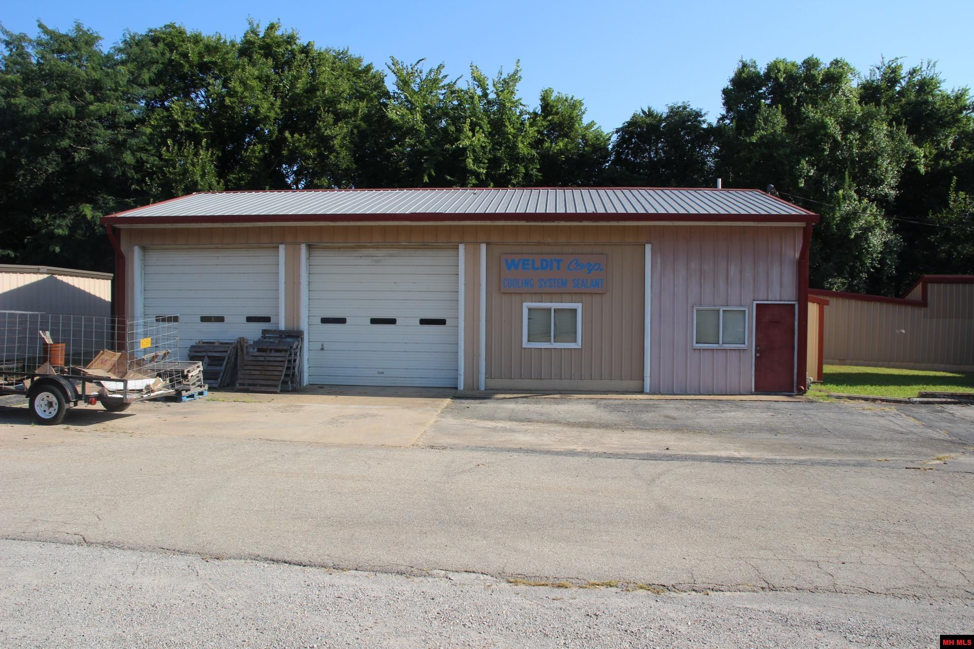 312 D & D PLAZA Yellville, AR