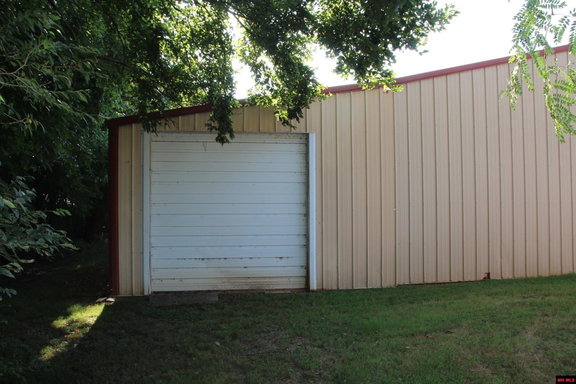 312 D & D PLAZA Yellville, AR