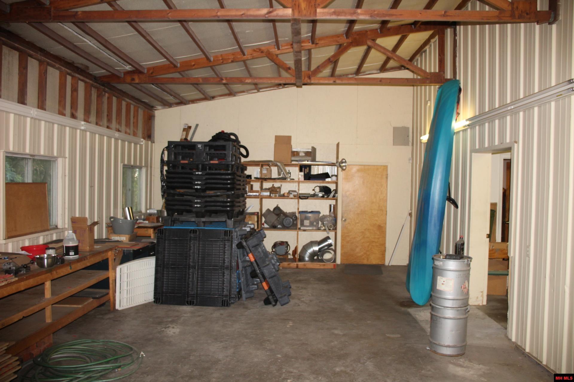 312 D & D PLAZA Yellville, AR