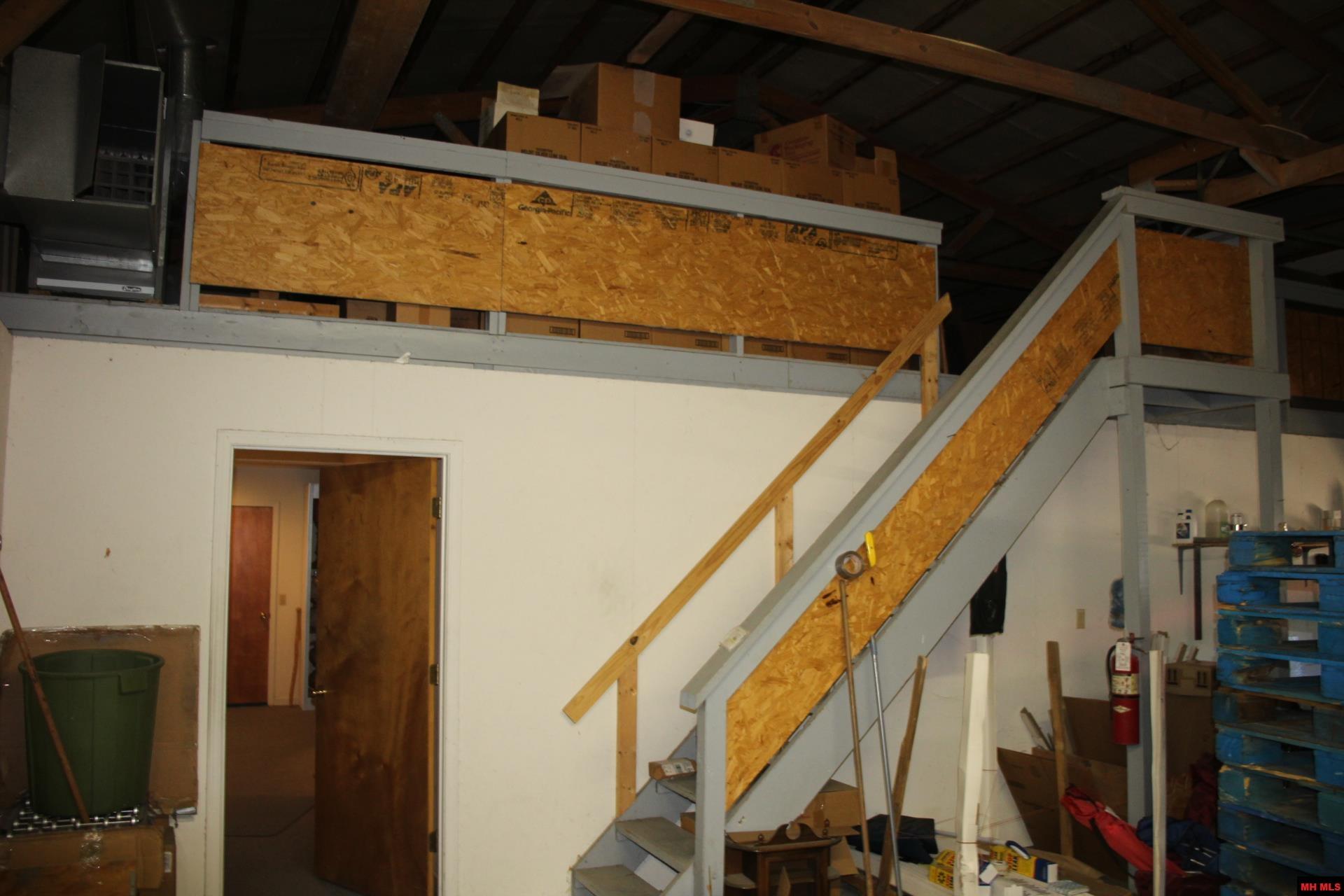 312 D & D PLAZA Yellville, AR