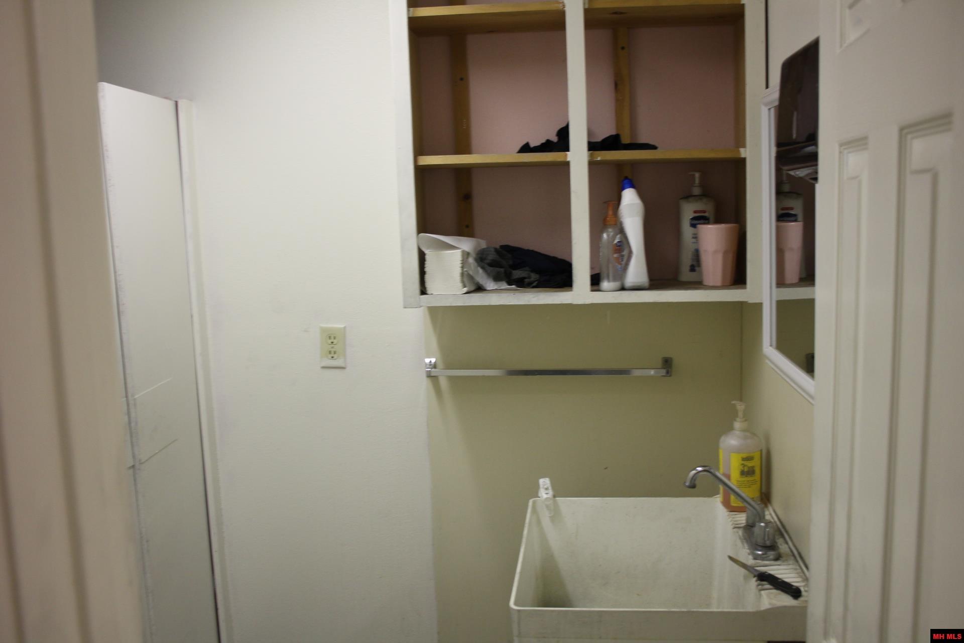 312 D & D PLAZA Yellville, AR