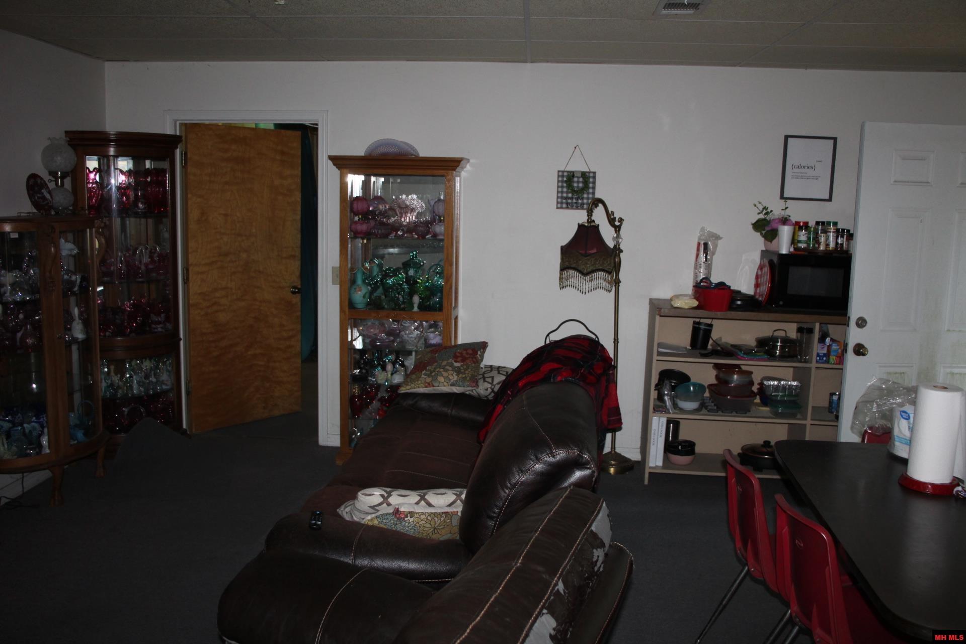 312 D & D PLAZA Yellville, AR