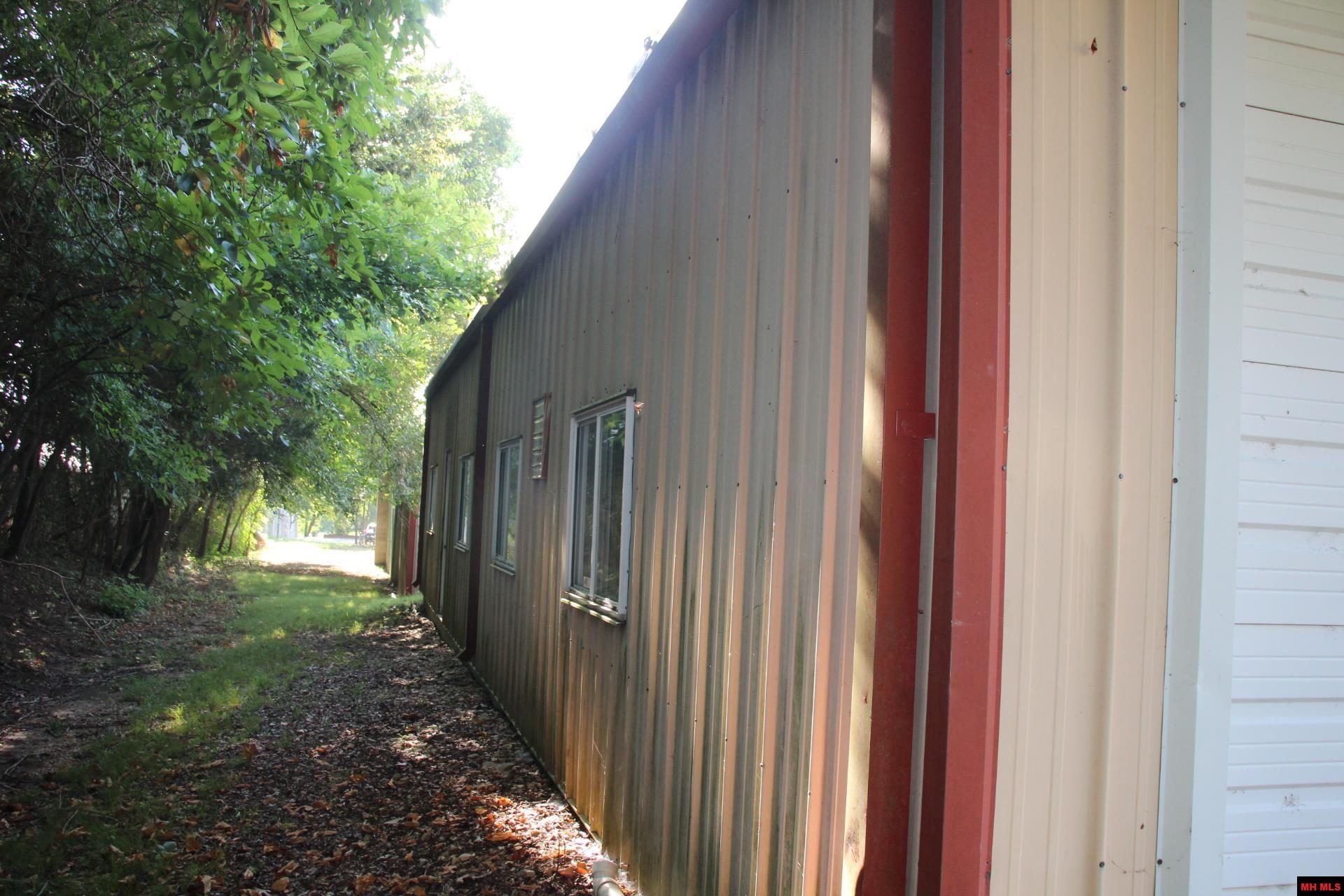 312 D & D PLAZA Yellville, AR