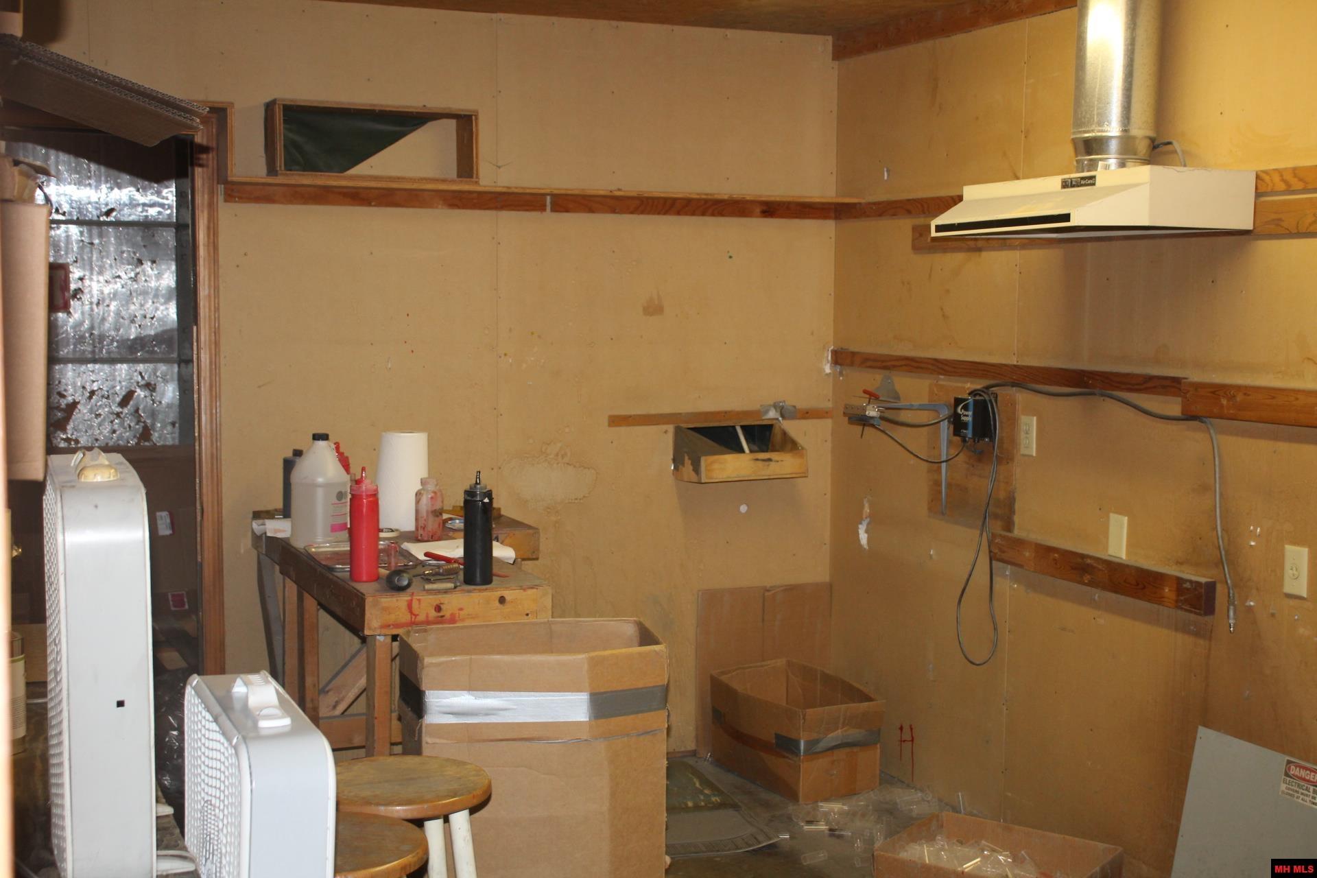 312 D & D PLAZA Yellville, AR