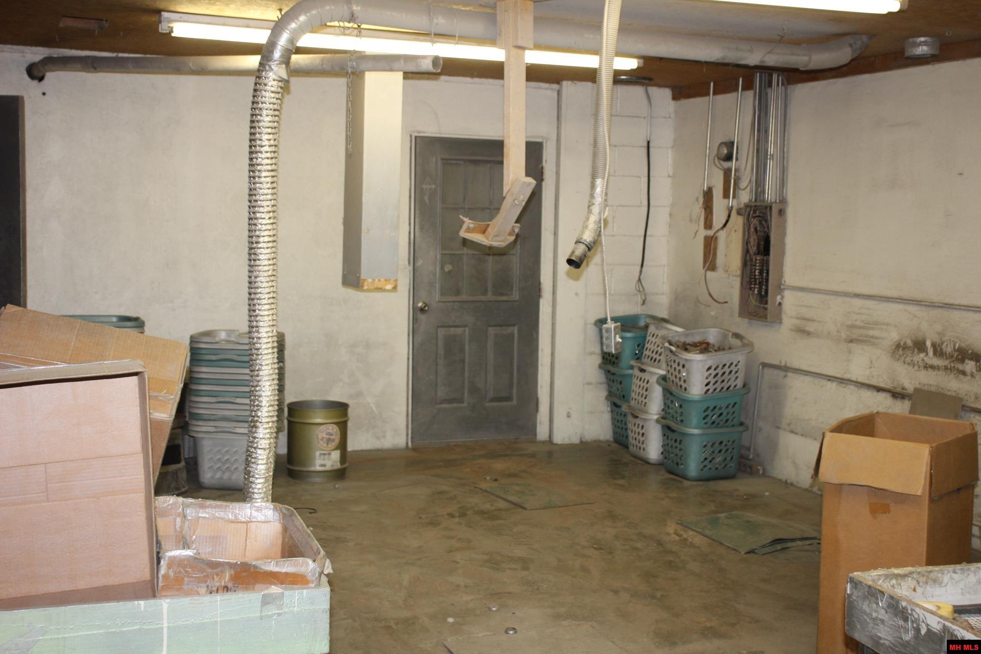 312 D & D PLAZA Yellville, AR