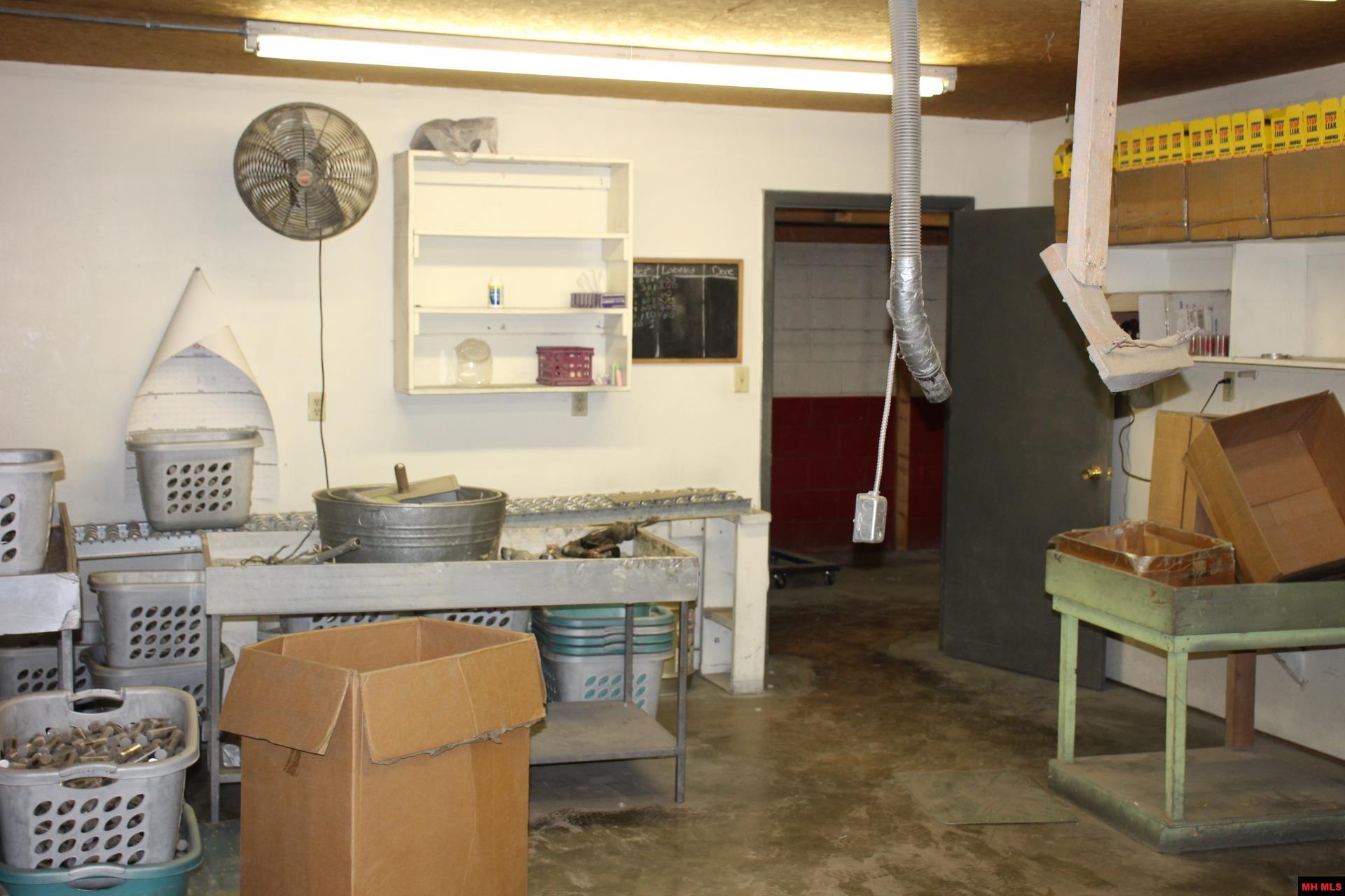 312 D & D PLAZA Yellville, AR