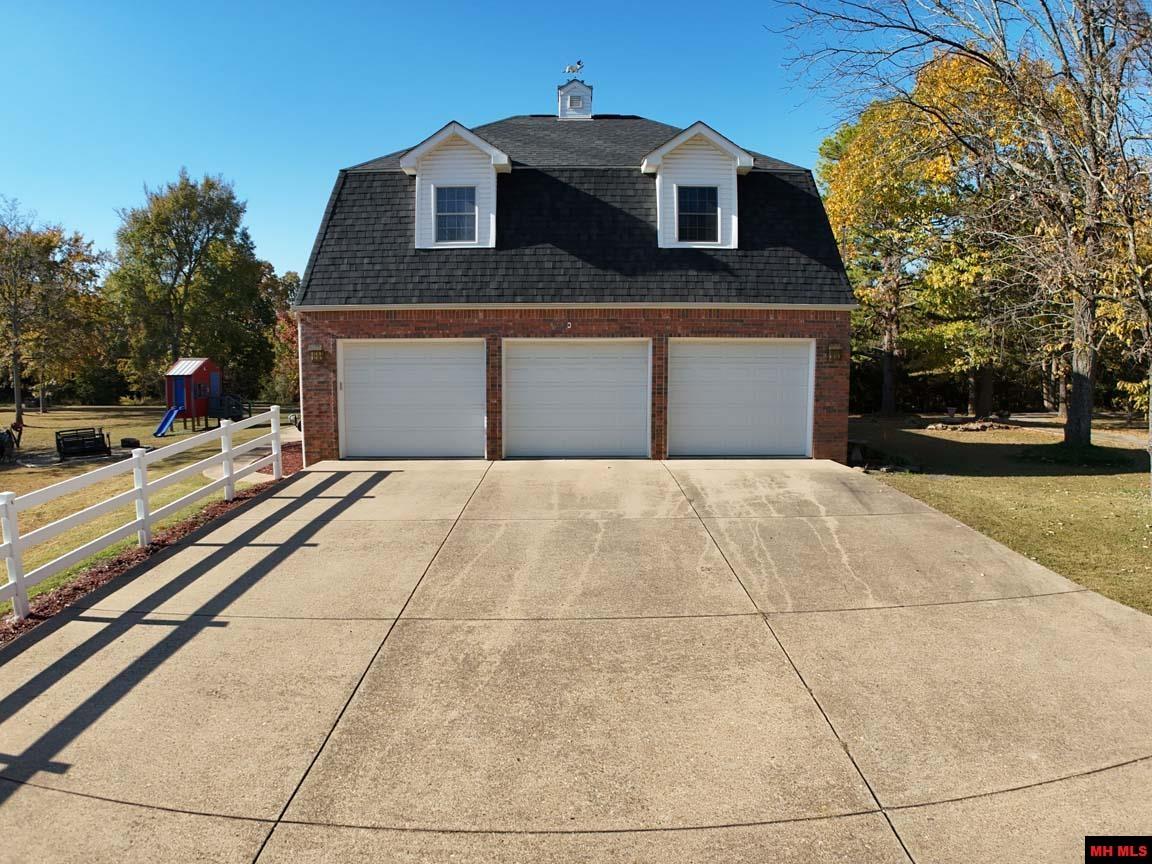 180 OAK TREE TERRACE Mountain Home, AR