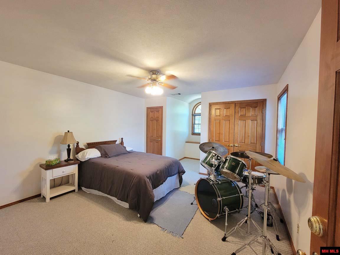 180 OAK TREE TERRACE Mountain Home, AR