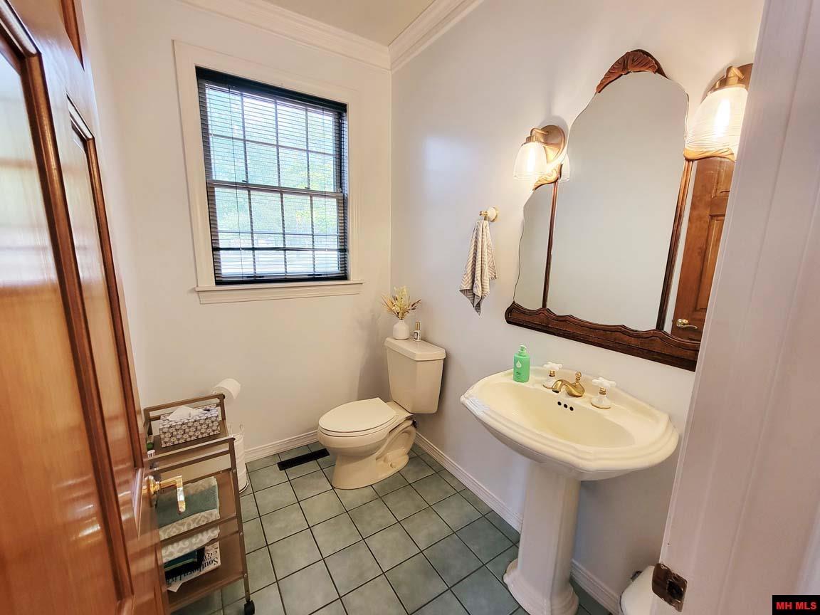 180 OAK TREE TERRACE Mountain Home, AR