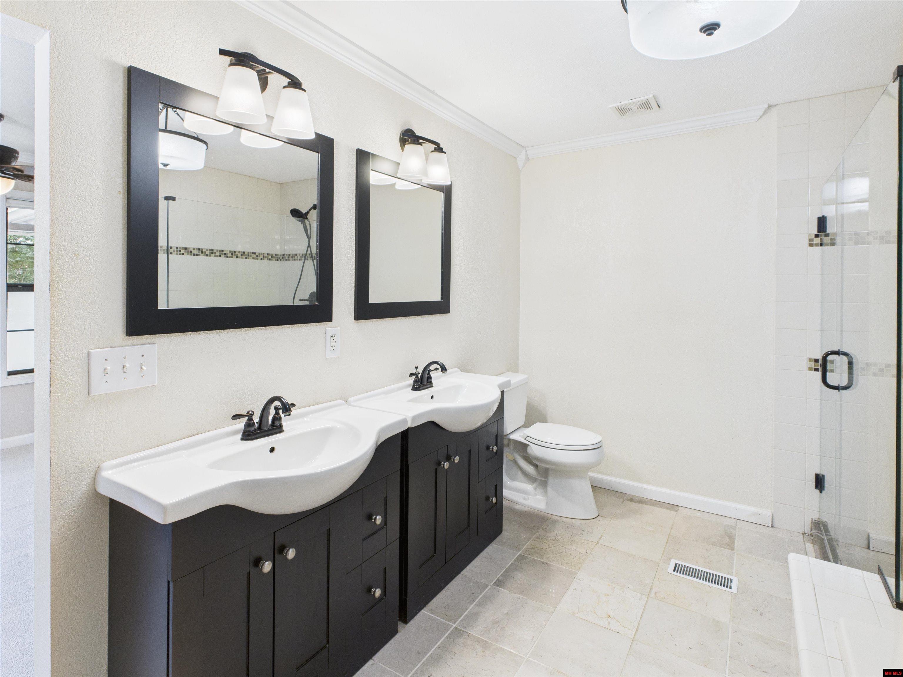 1138 Meadowcrest Drive