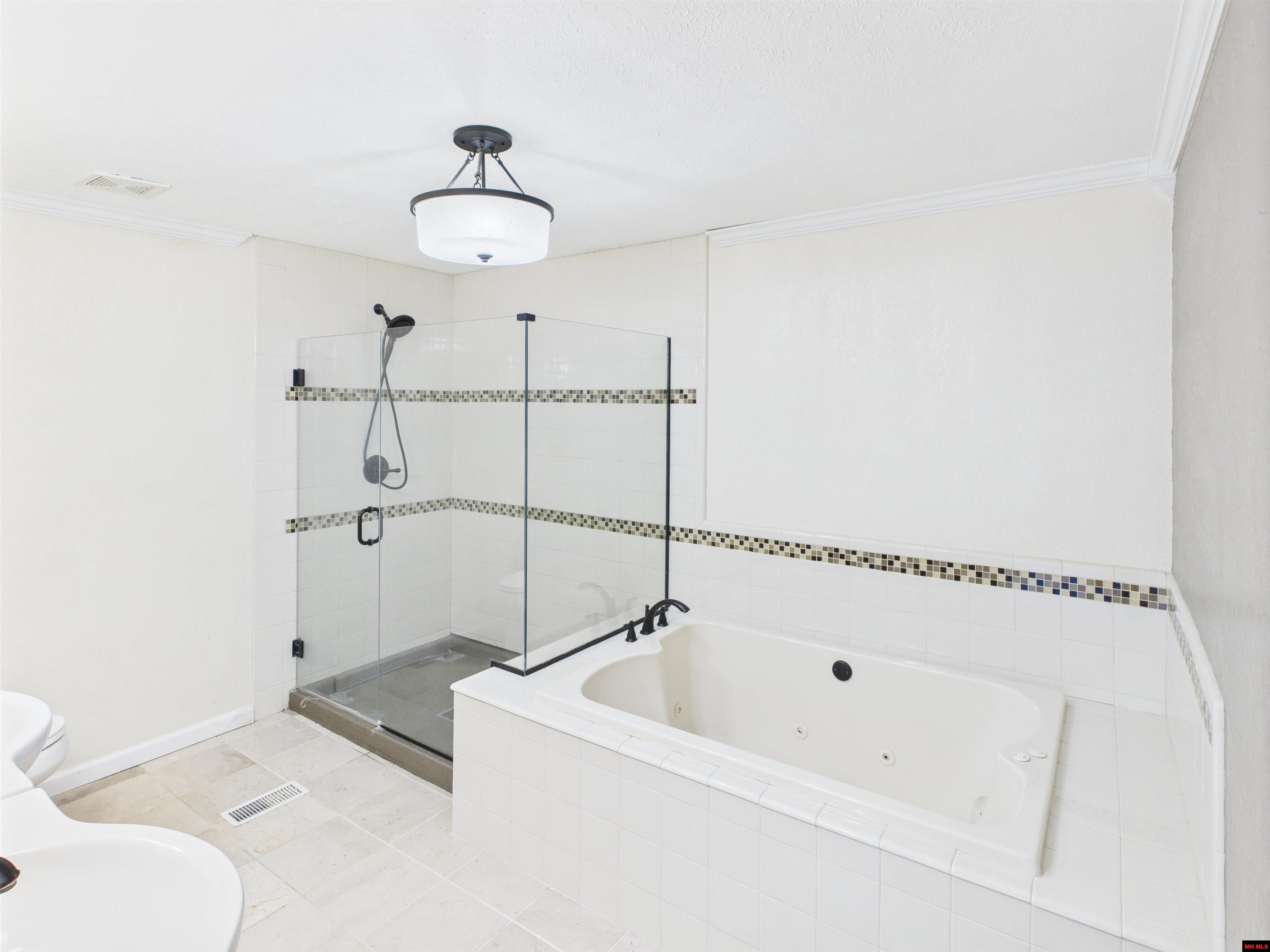 1138 Meadowcrest Drive