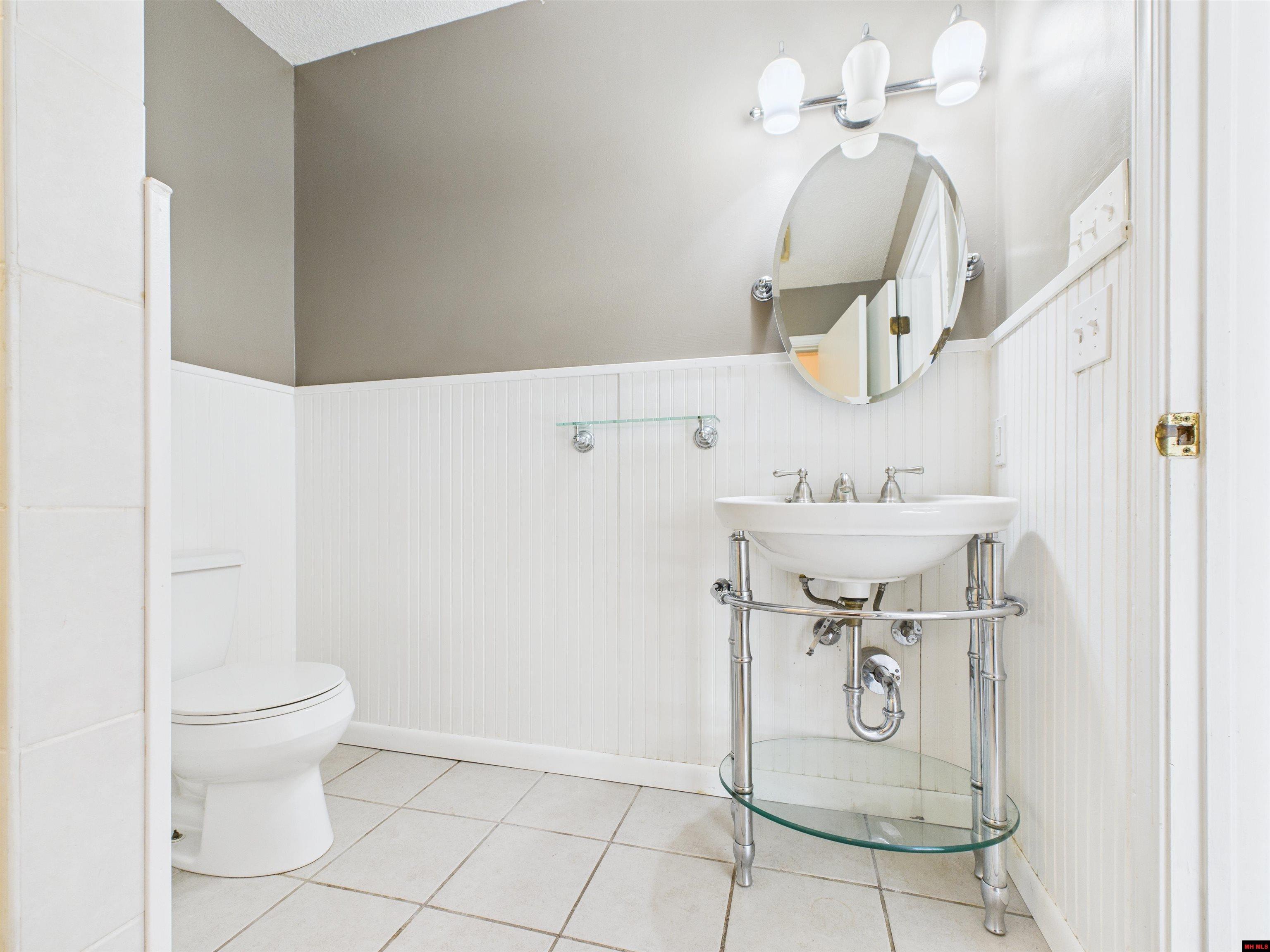 1138 Meadowcrest Drive