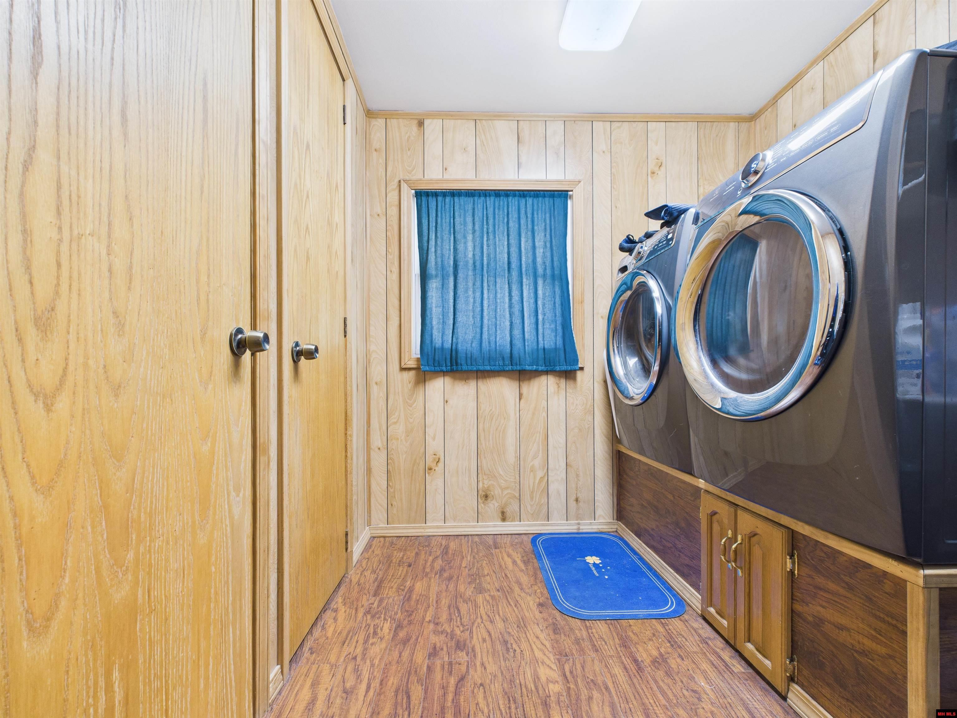 210 Northwest Street