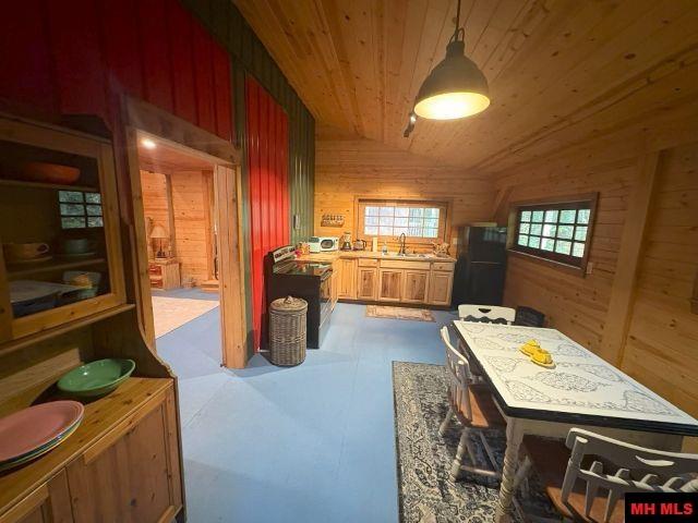 271 Old Rush Creek Road