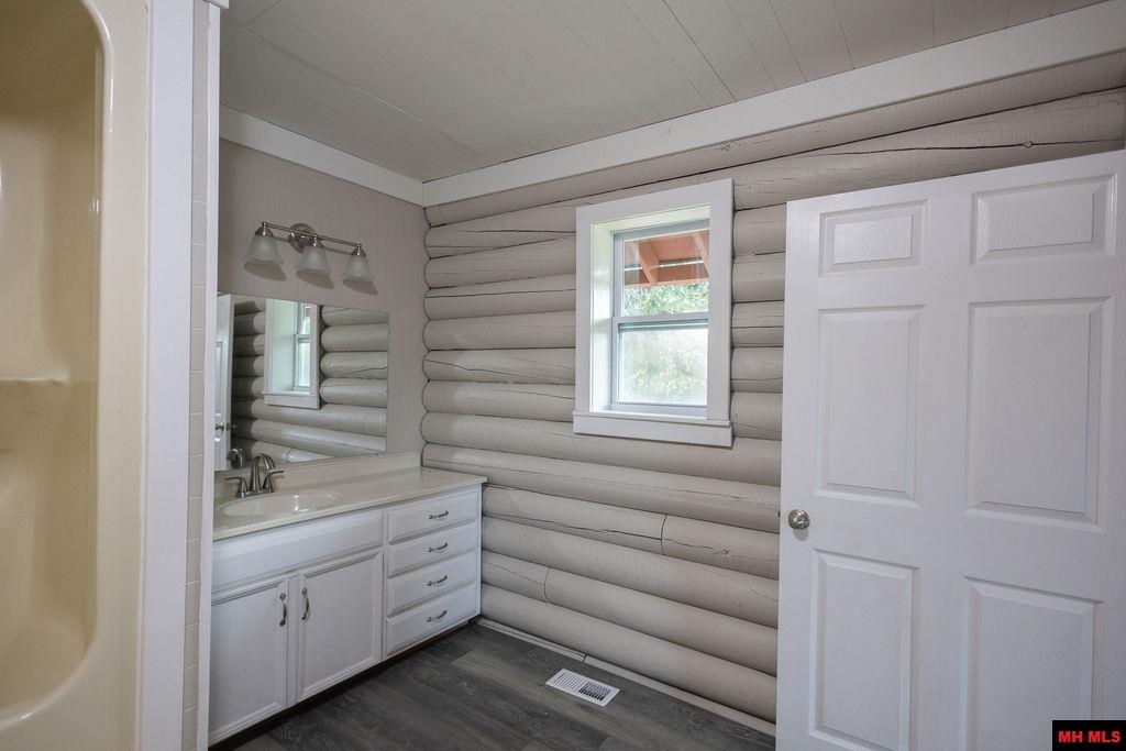 2259 Ledge Rock Road