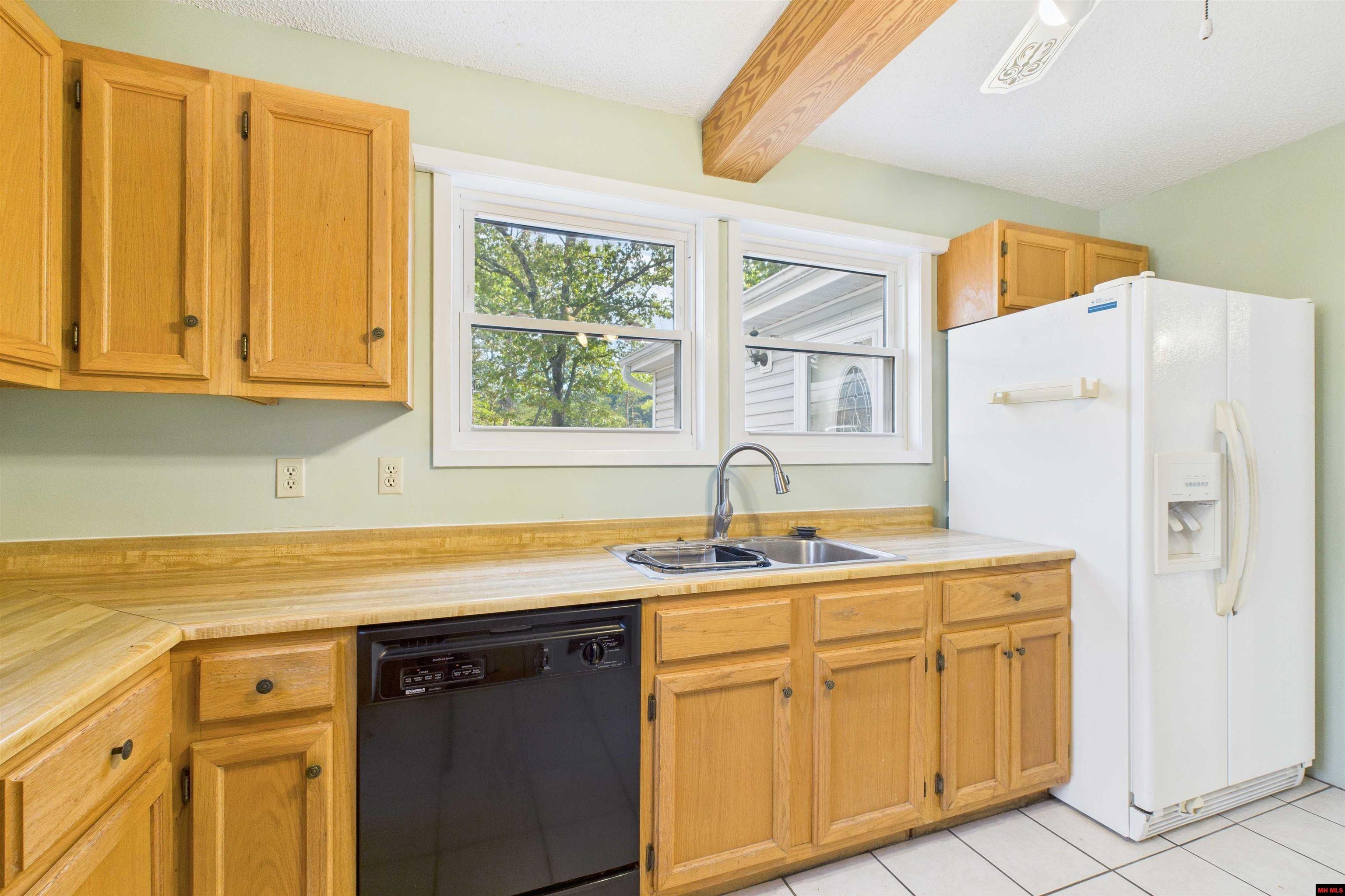 2194 N Moccasin Creek Road