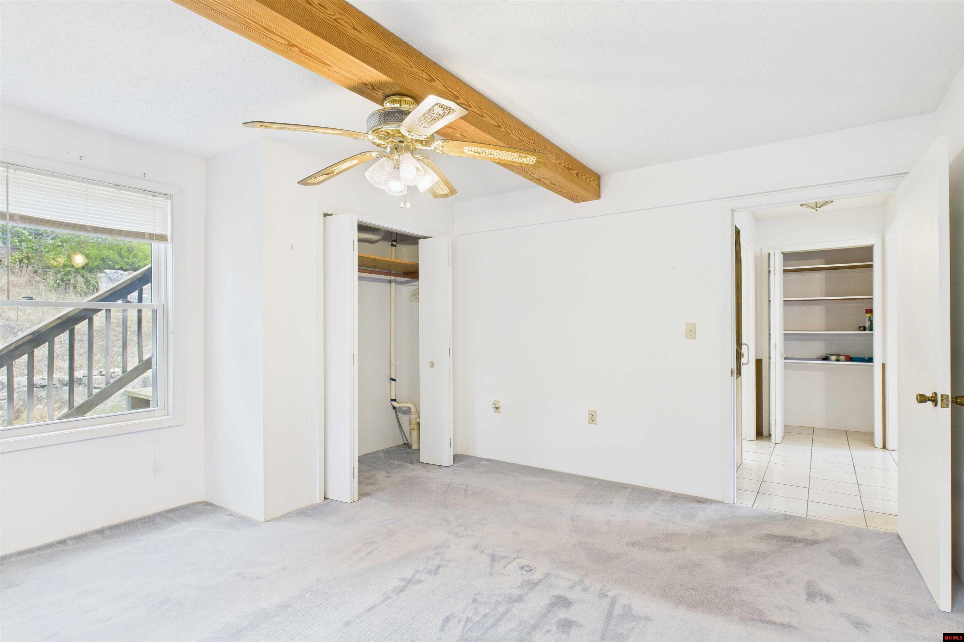 2194 N Moccasin Creek Road