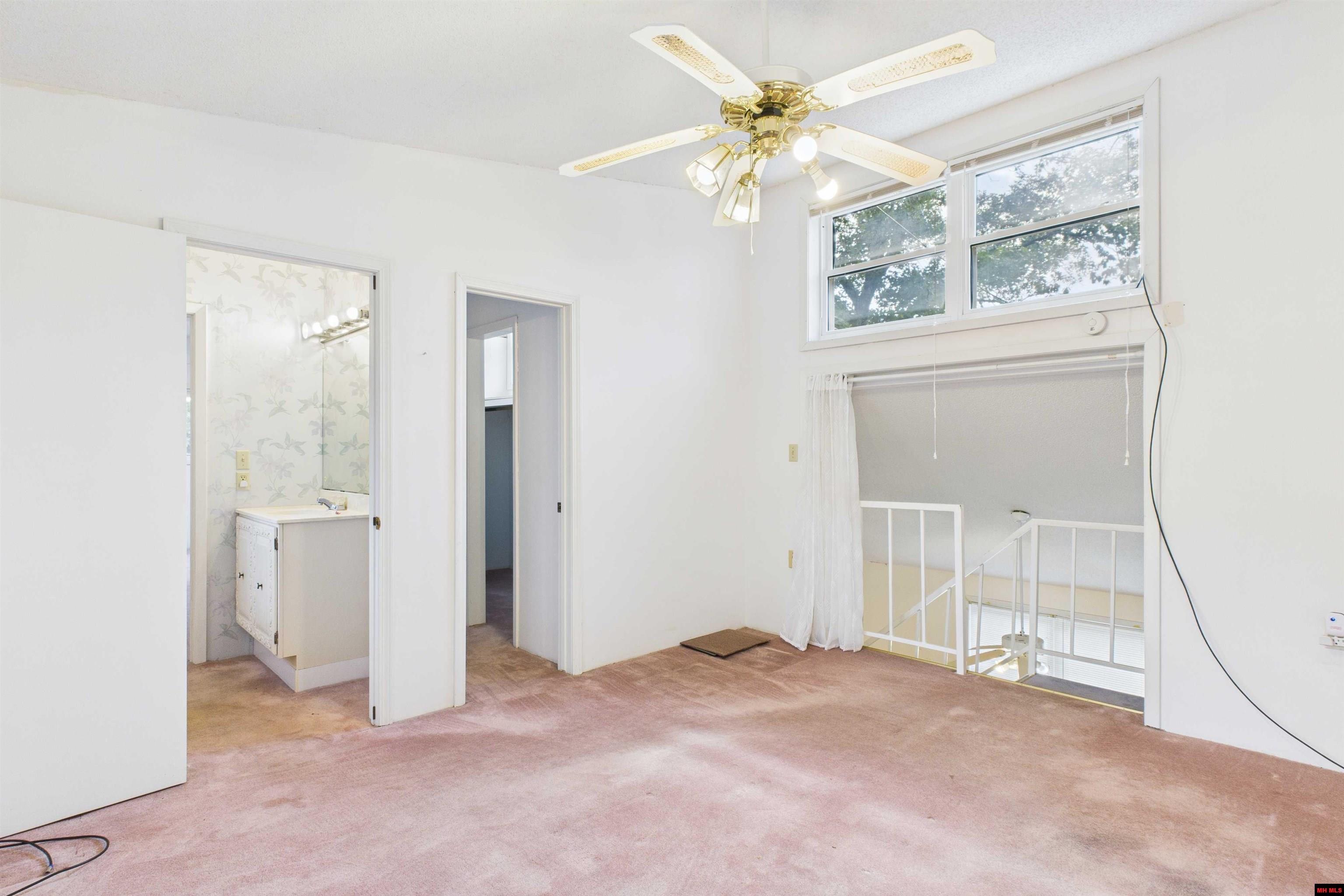 2194 N Moccasin Creek Road