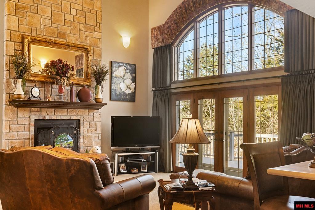 1211 Chestnut Hills Drive