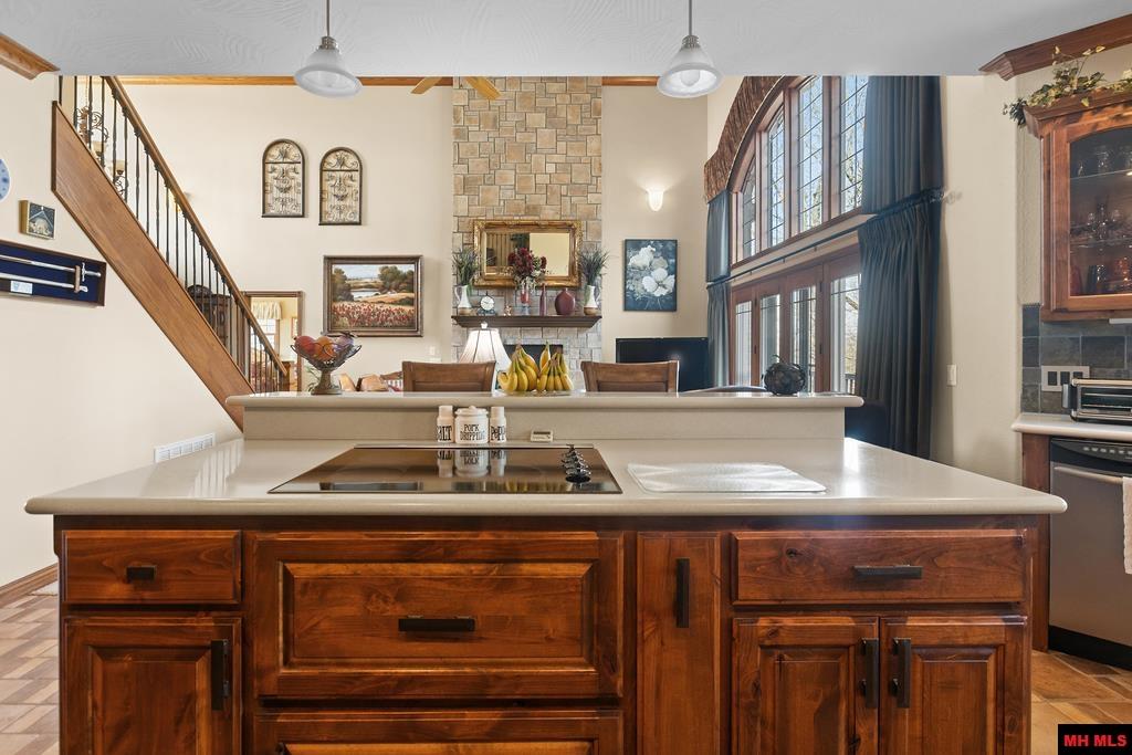 1211 Chestnut Hills Drive