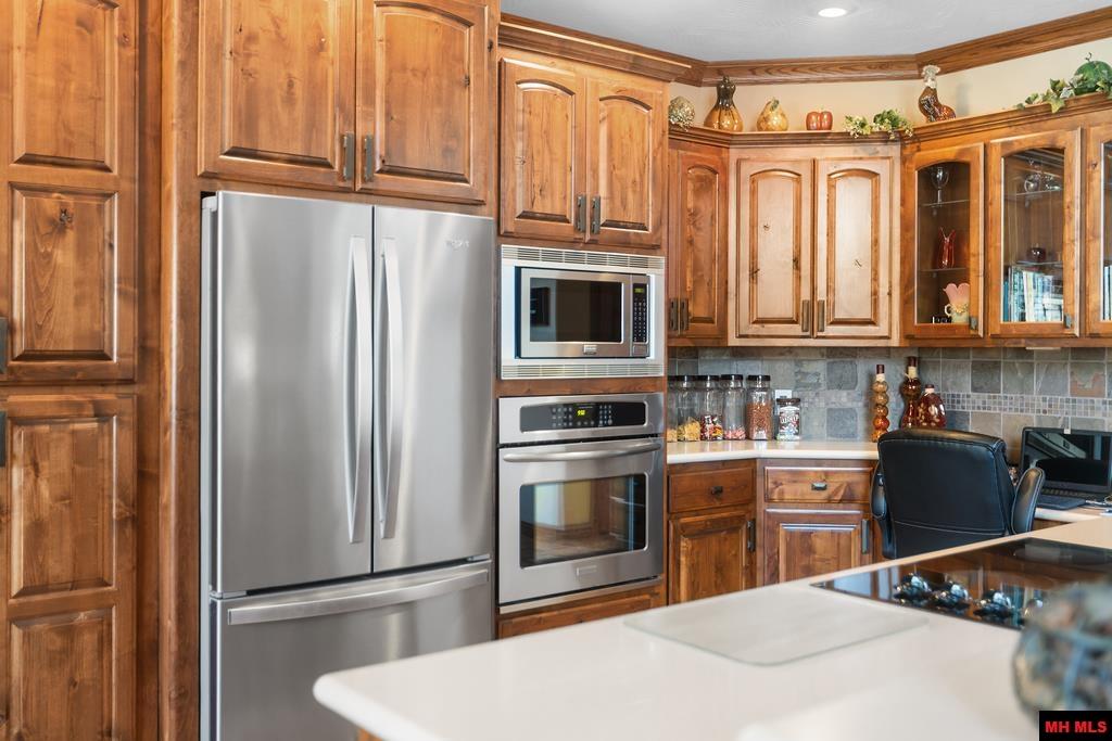 1211 Chestnut Hills Drive