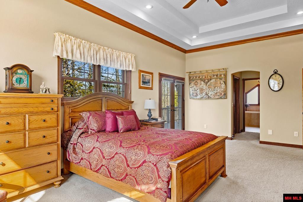 1211 Chestnut Hills Drive