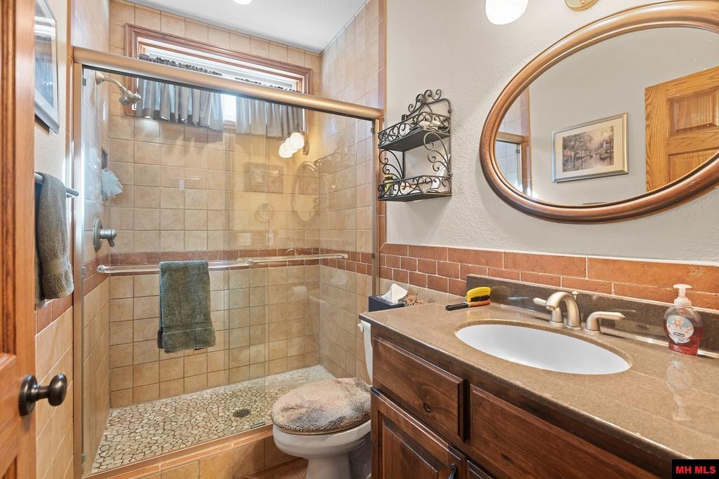 1211 Chestnut Hills Drive