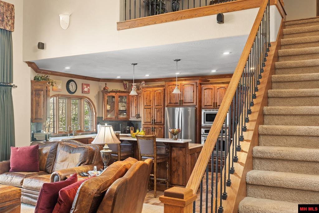 1211 Chestnut Hills Drive