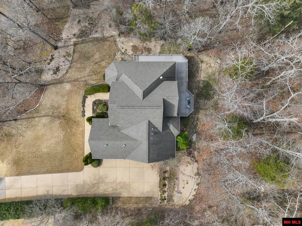 1211 Chestnut Hills Drive