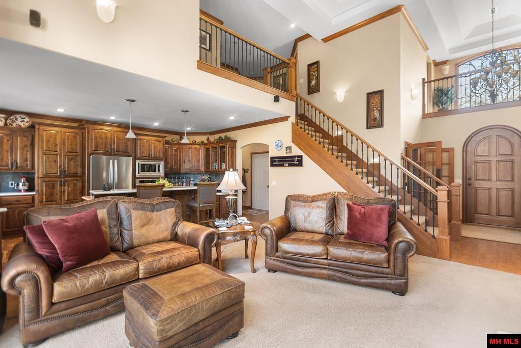 1211 Chestnut Hills Drive