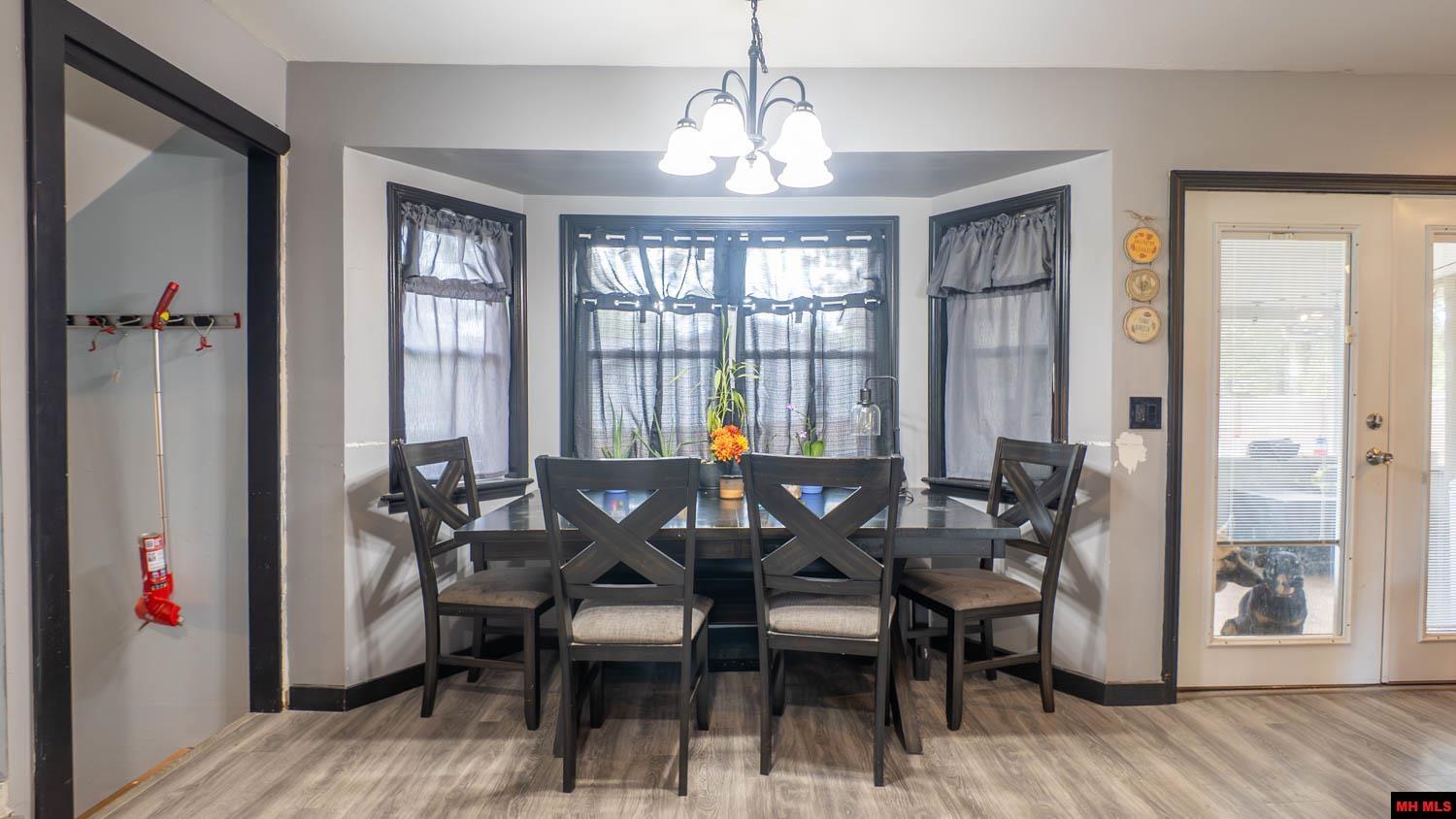 1905 Van Buren Avenue